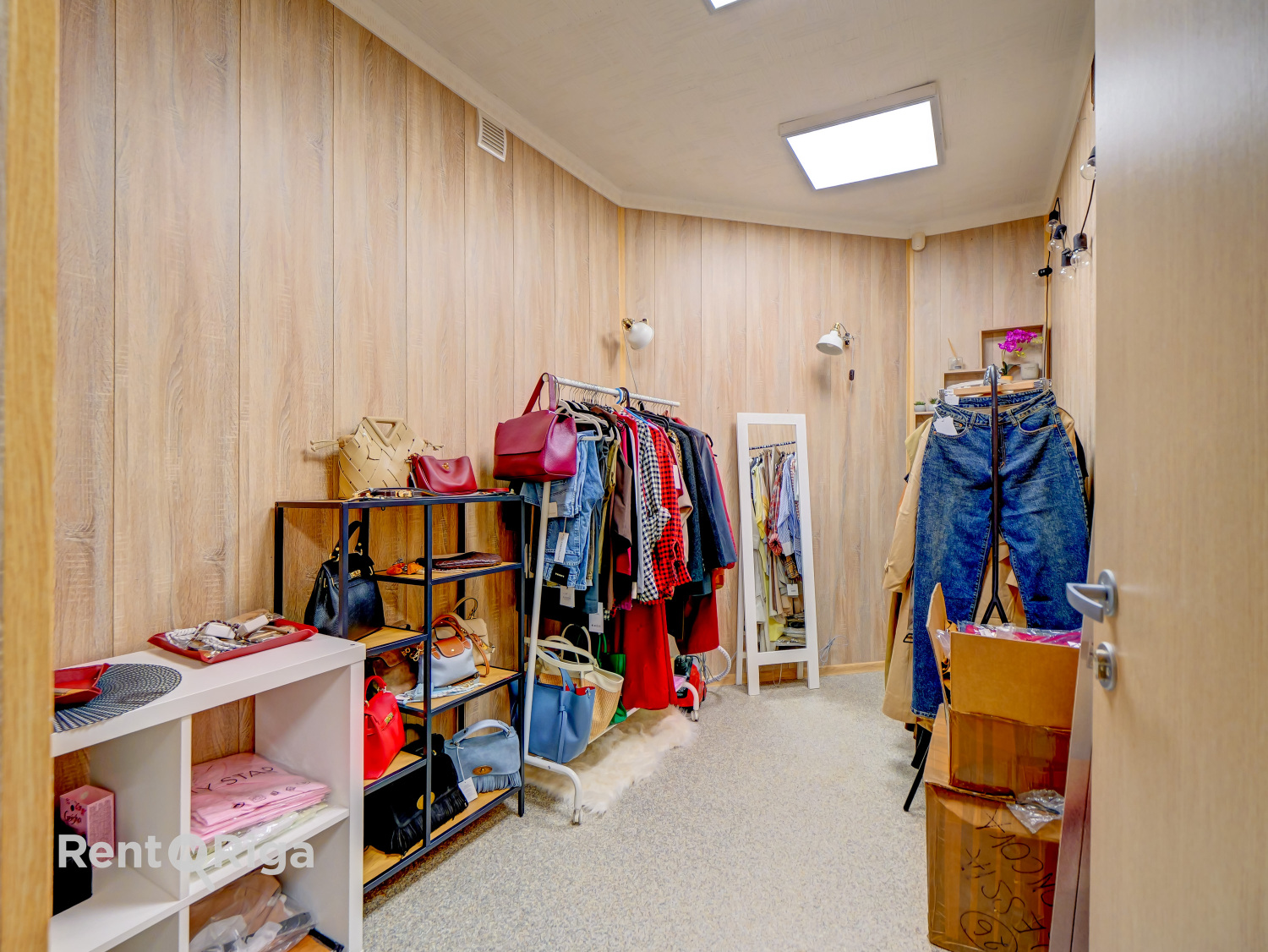 Retail premises for sale, Kurzemes prospekts street - Image 1
