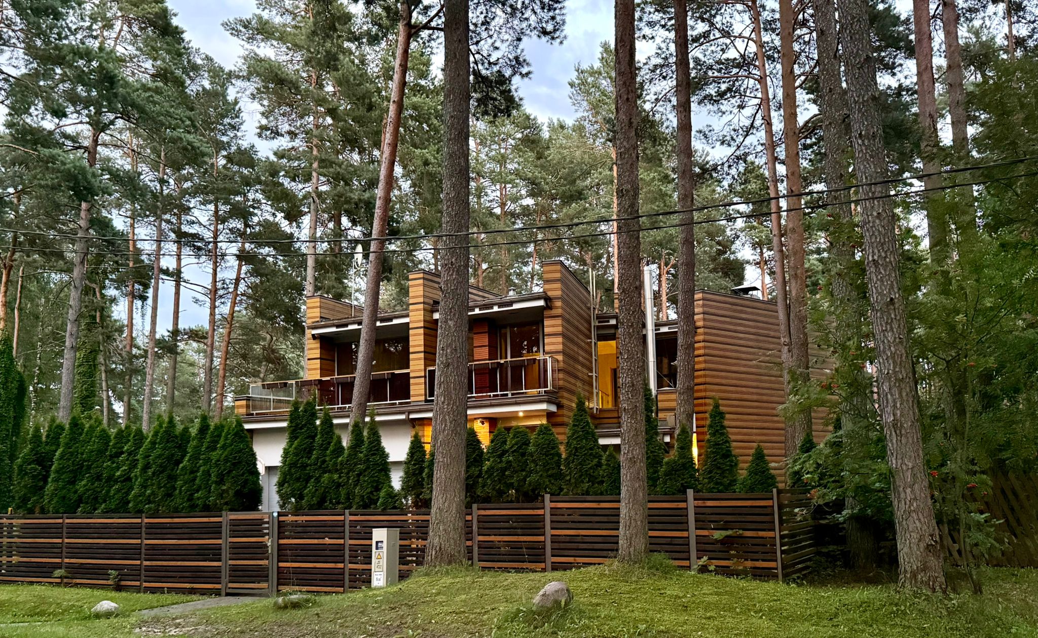 Pārdod māju, Dzintara iela - Attēls 1