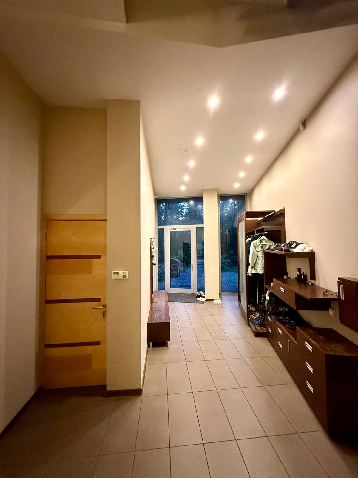 Pārdod māju, Dzintara iela - Attēls 1