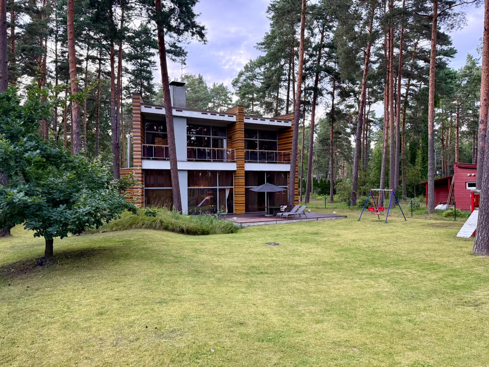 Pārdod māju, Dzintara iela - Attēls 1