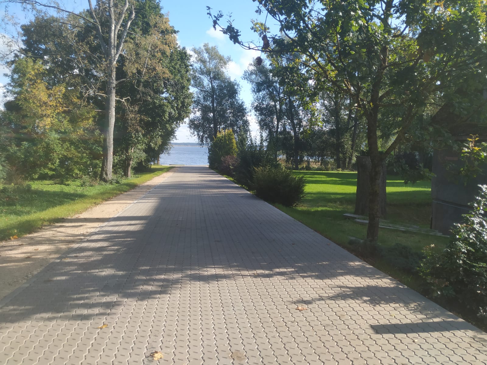 Pārdod dzīvokli, Ezermalas iela 13 - Attēls 1