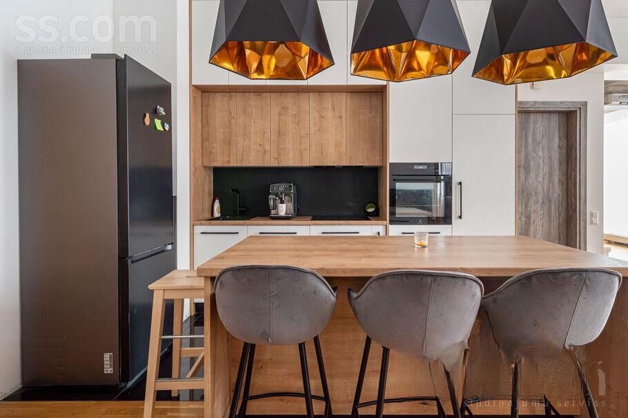 Pārdod dzīvokli, Dubultu prospekts iela 33 - Attēls 1