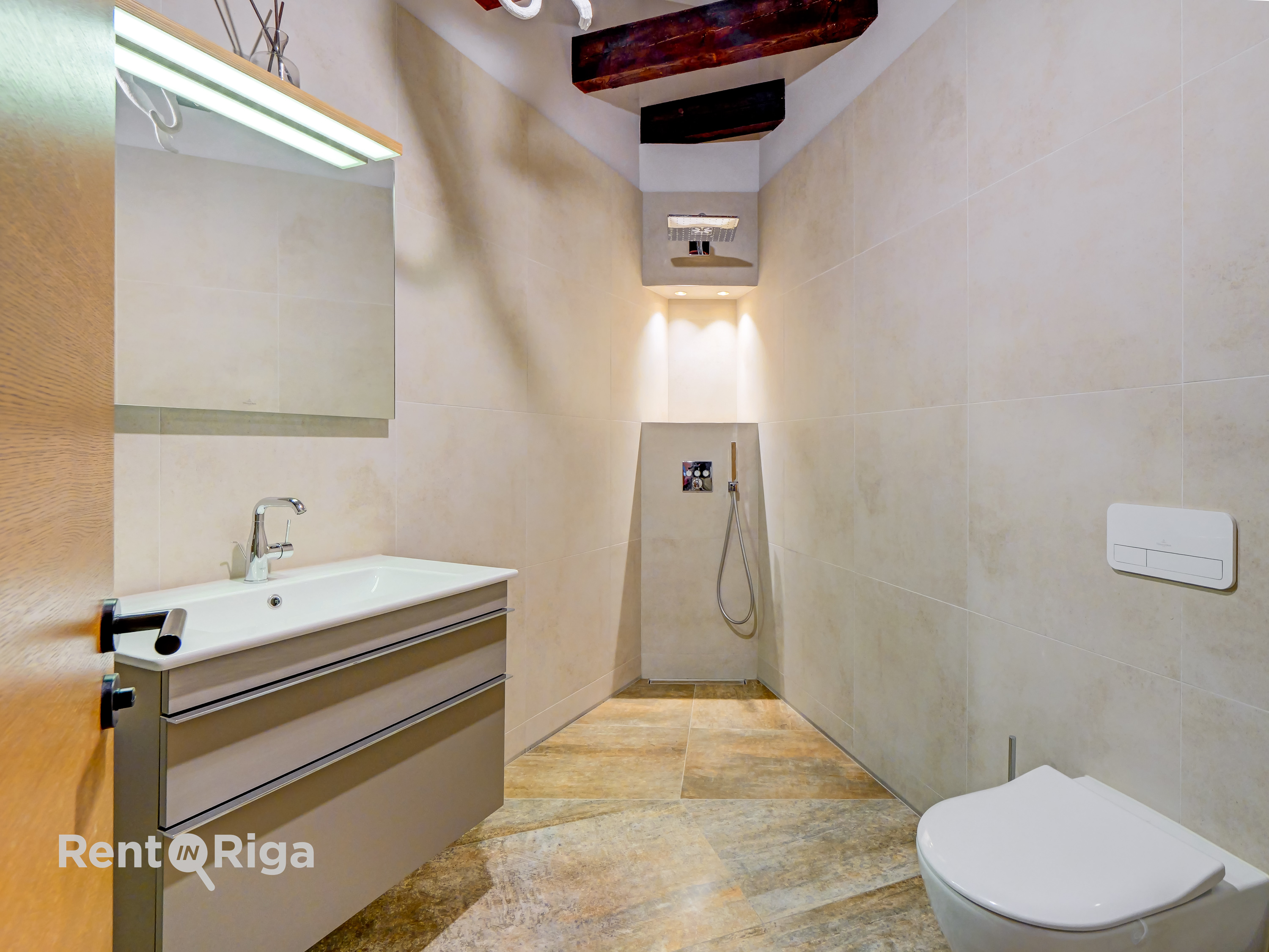 Pārdod māju, Brīvības gatve - Attēls 1