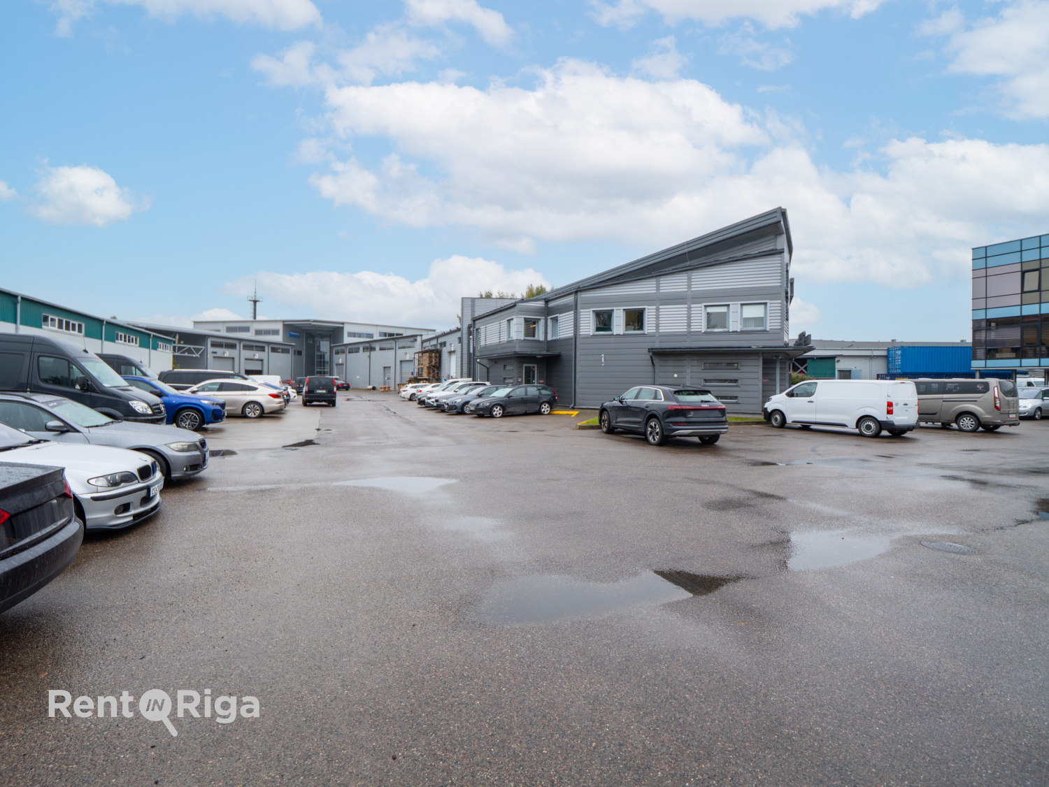 Iznomā noliktavu, Straupes iela - Attēls 1