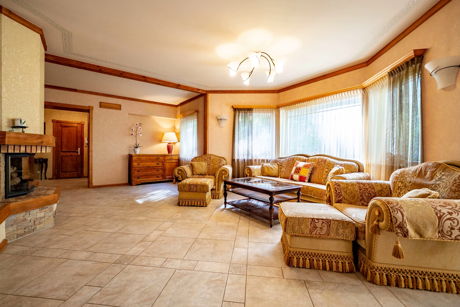 Pārdod māju, Pērļu iela - Attēls 1