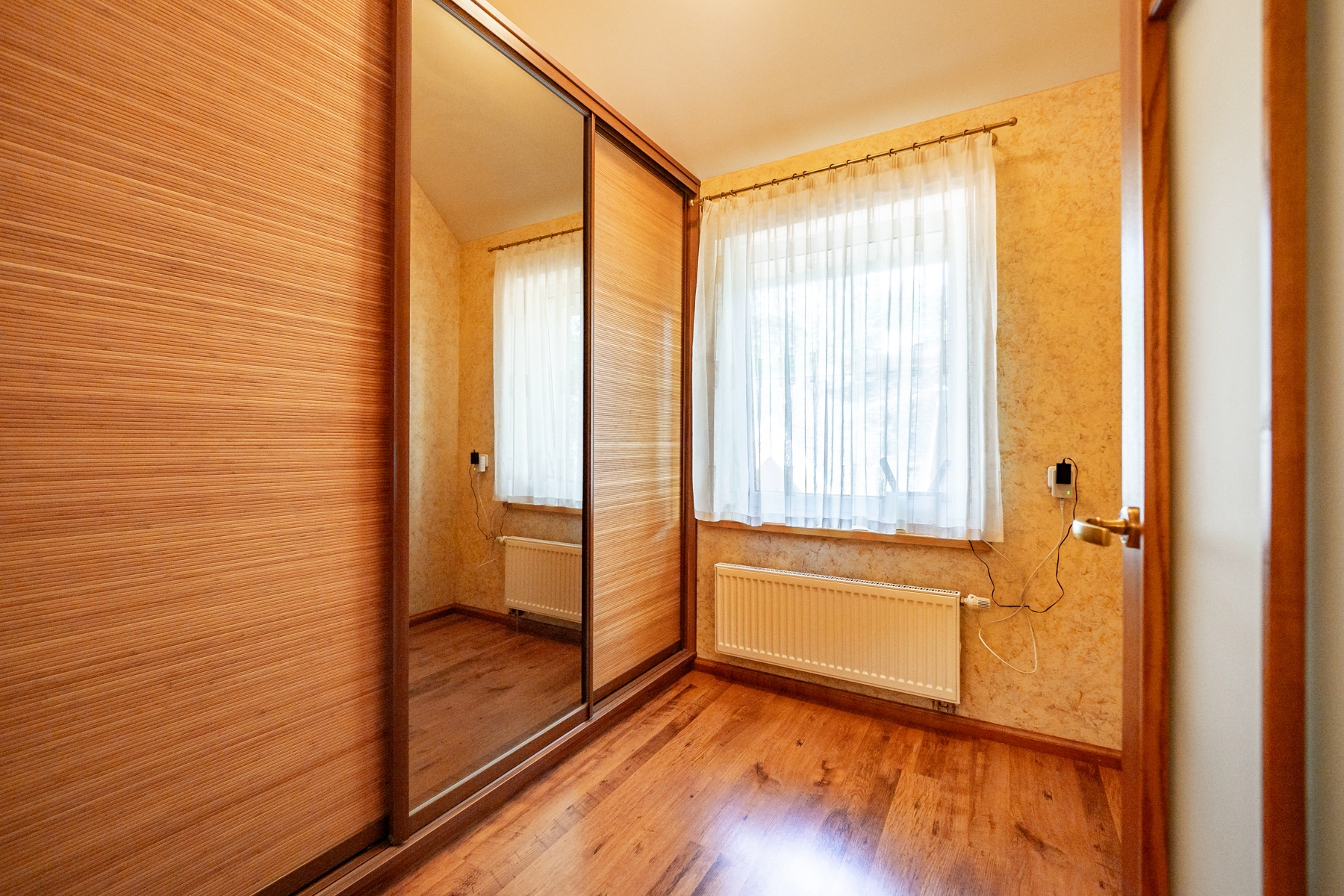 Pārdod māju, Pērļu iela - Attēls 1