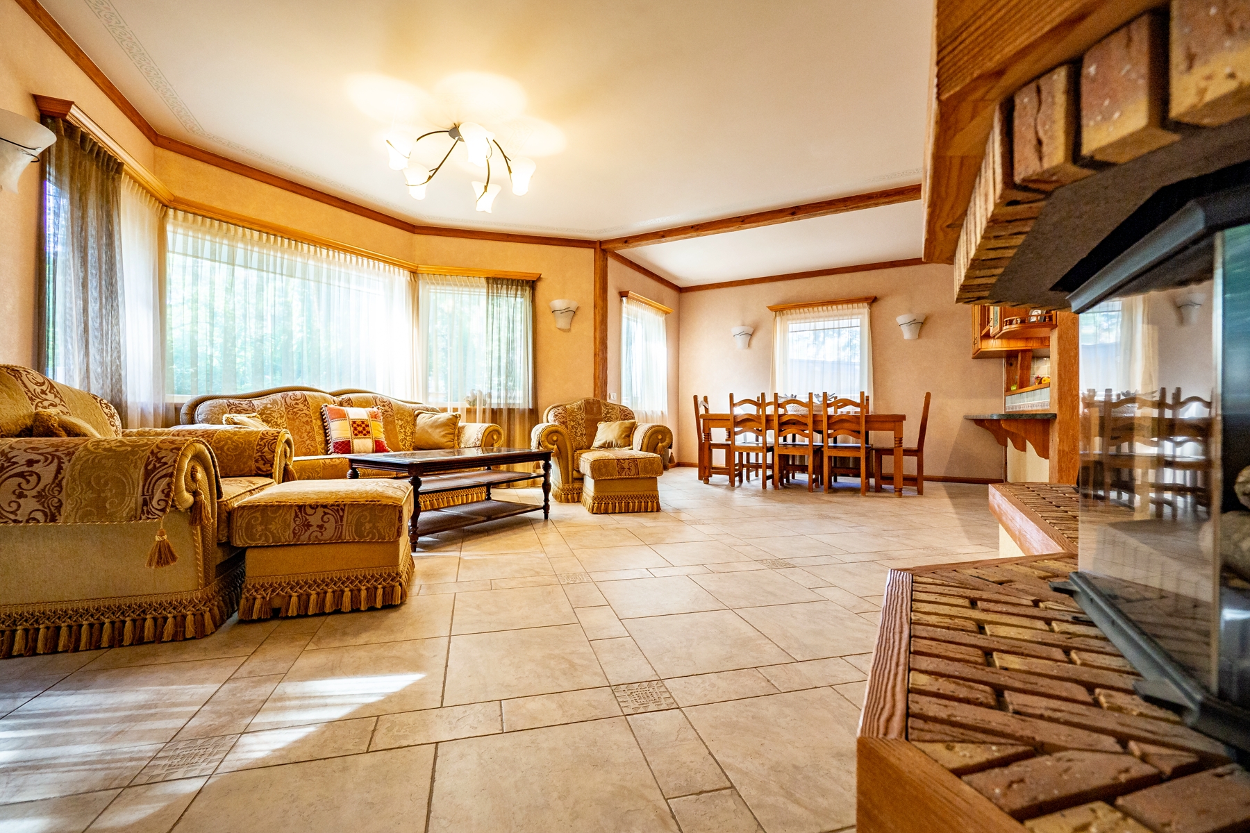 Pārdod māju, Pērļu iela - Attēls 1