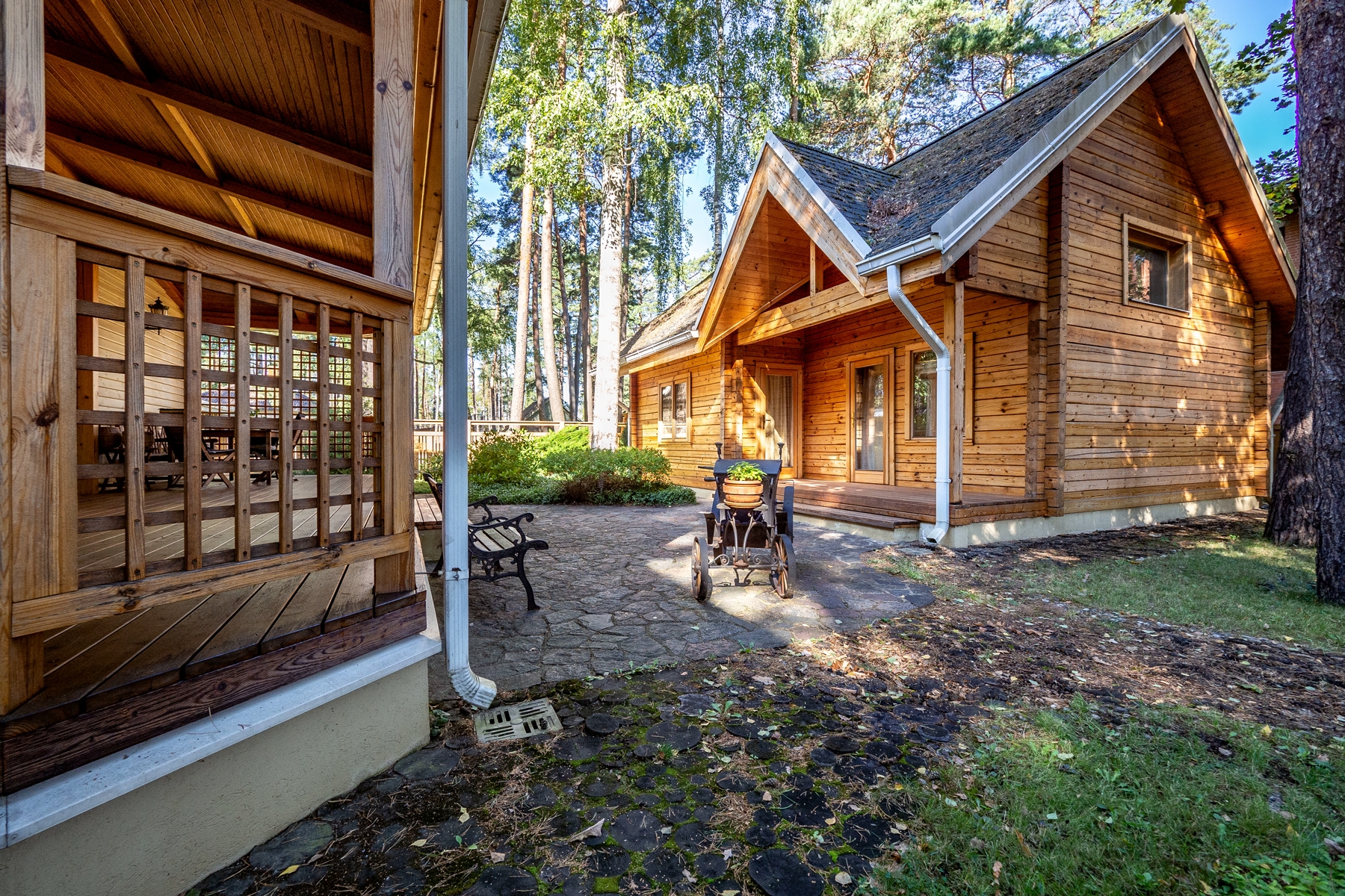 Pārdod māju, Pērļu iela - Attēls 1