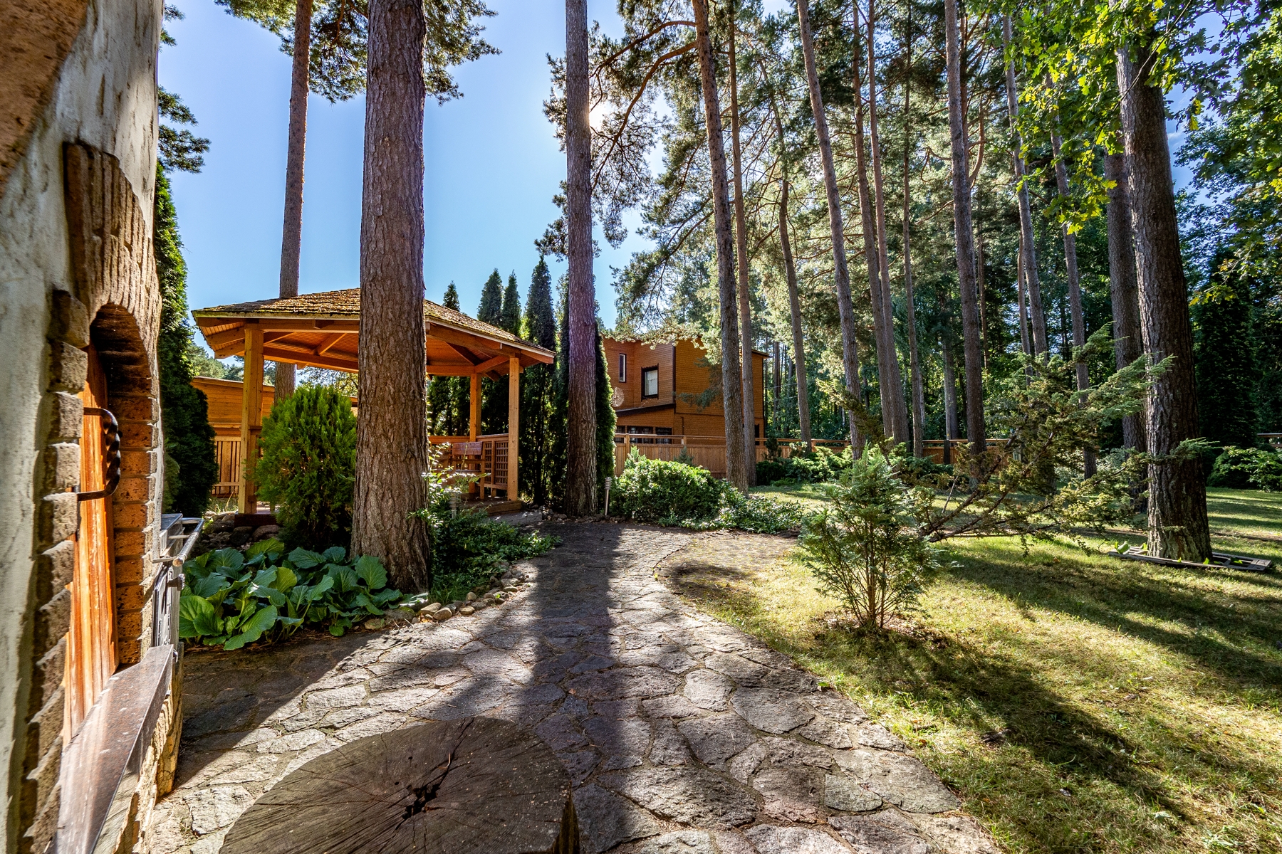 Pārdod māju, Pērļu iela - Attēls 1