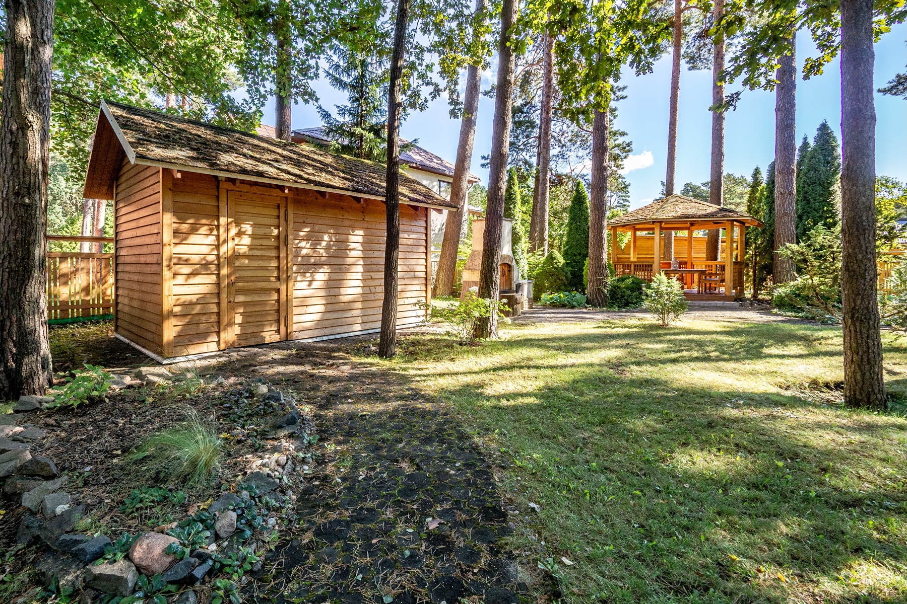 Pārdod māju, Pērļu iela - Attēls 1