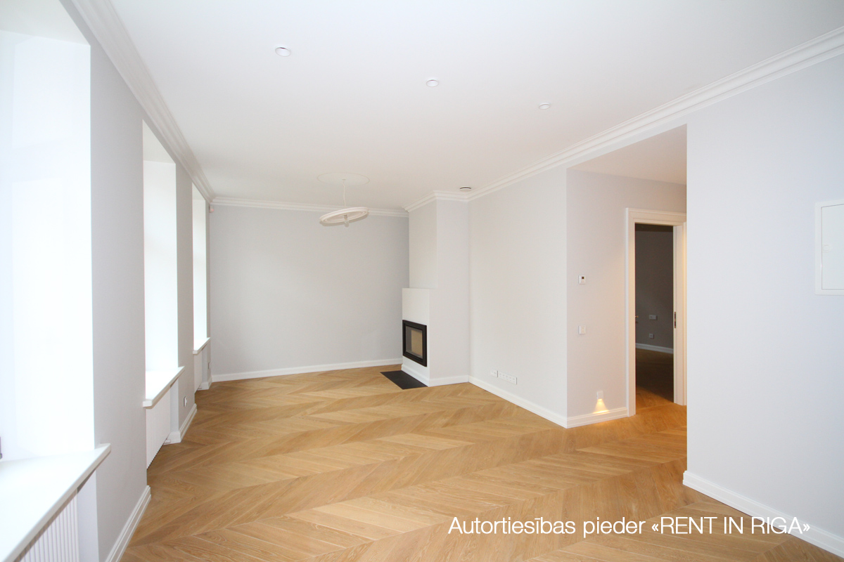 Pārdod dzīvokli, Elizabetes iela 18 - Attēls 1