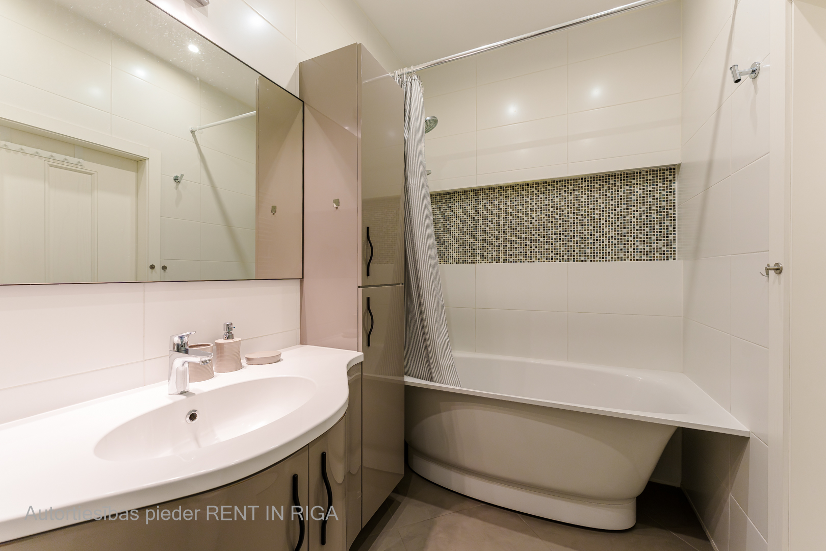 Izīrē dzīvokli, Dzirnavu iela 113a - Attēls 1