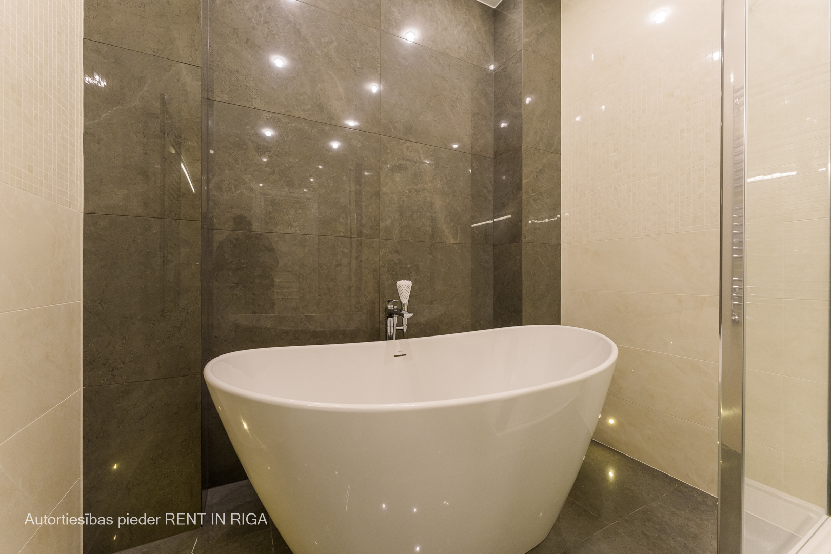 Pārdod dzīvokli, Elizabetes iela 18 - Attēls 1