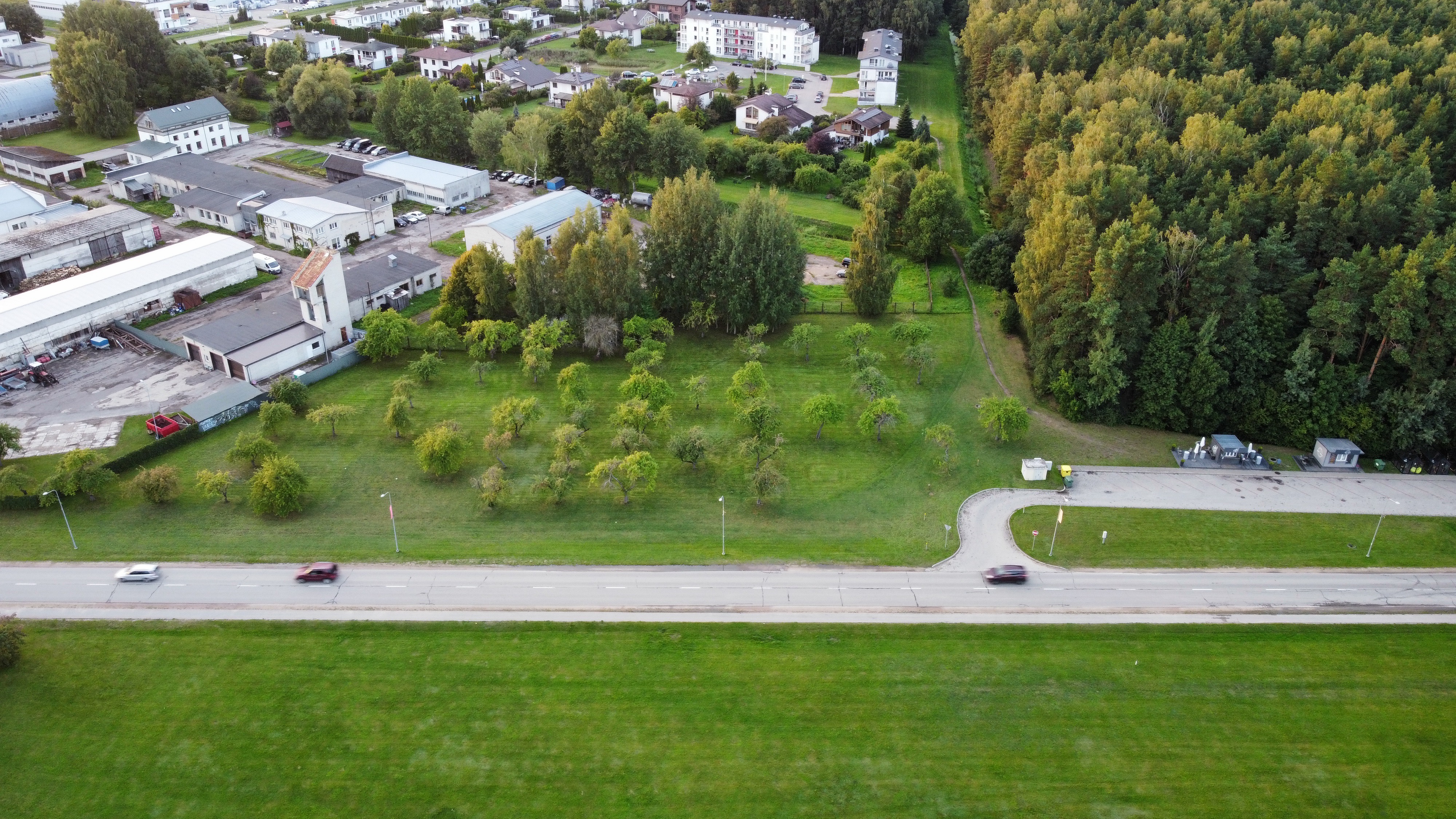 Pārdod zemi, Rīgas iela - Attēls 1