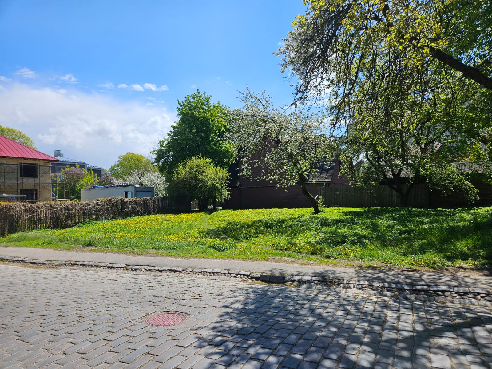 Pārdod zemi, Jersikas iela - Attēls 1