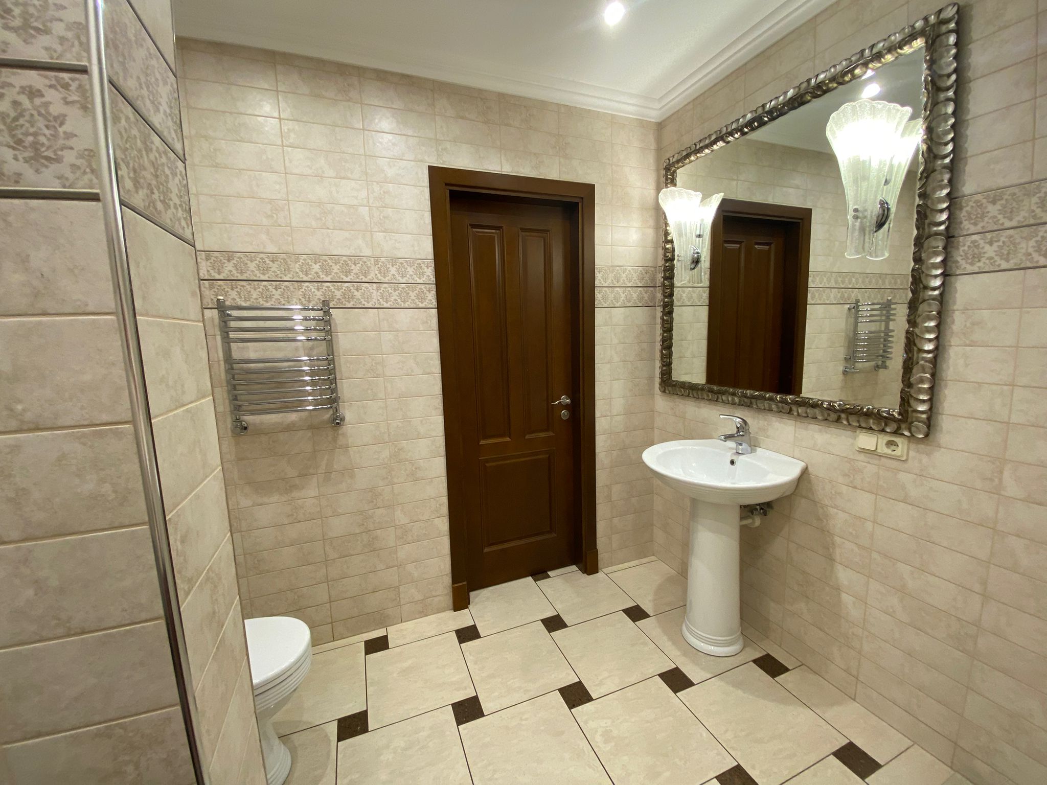 Pārdod māju, Dāvja iela - Attēls 1