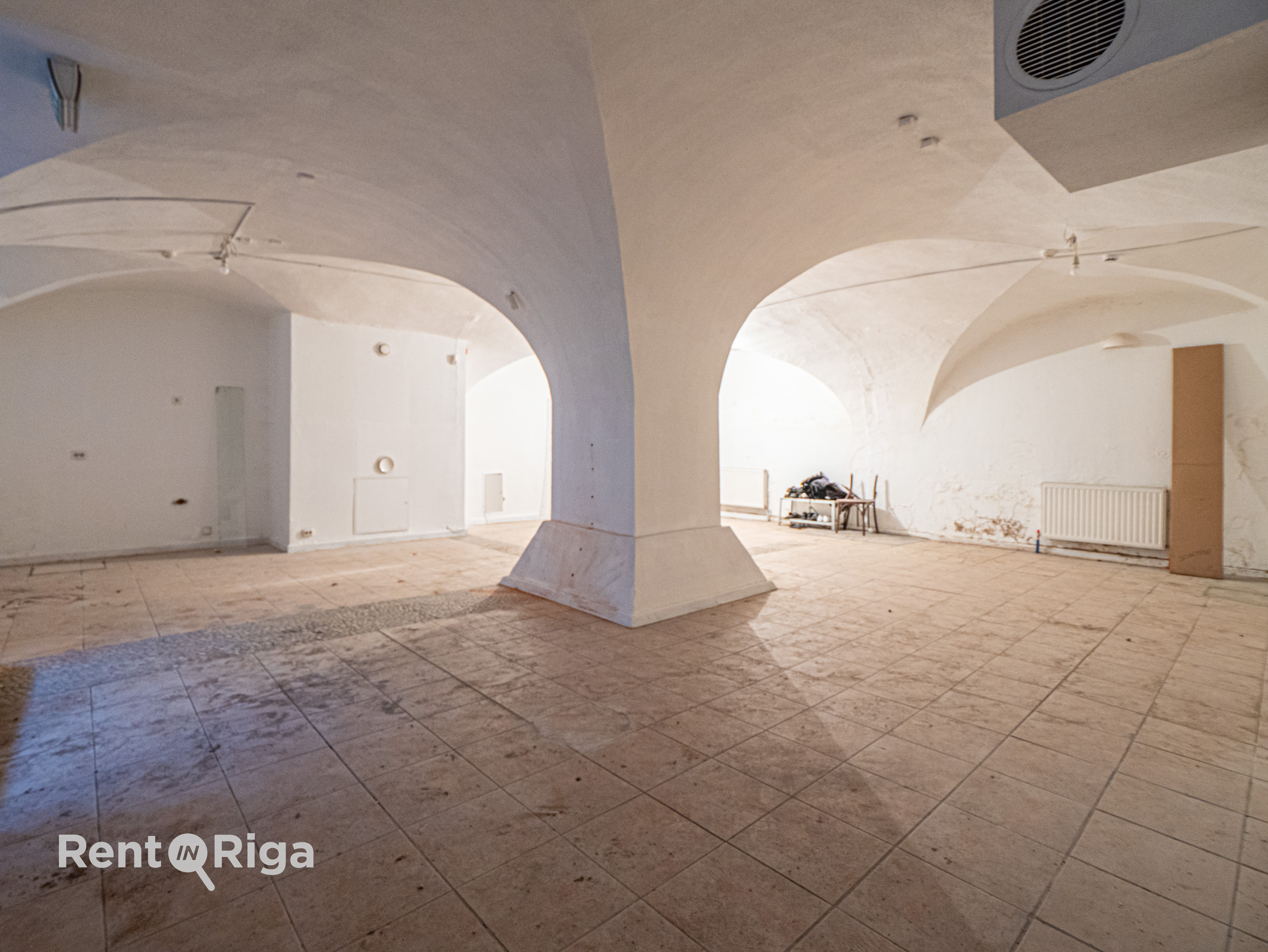 Iznomā tirdzniecības telpas, Torņa iela - Attēls 1