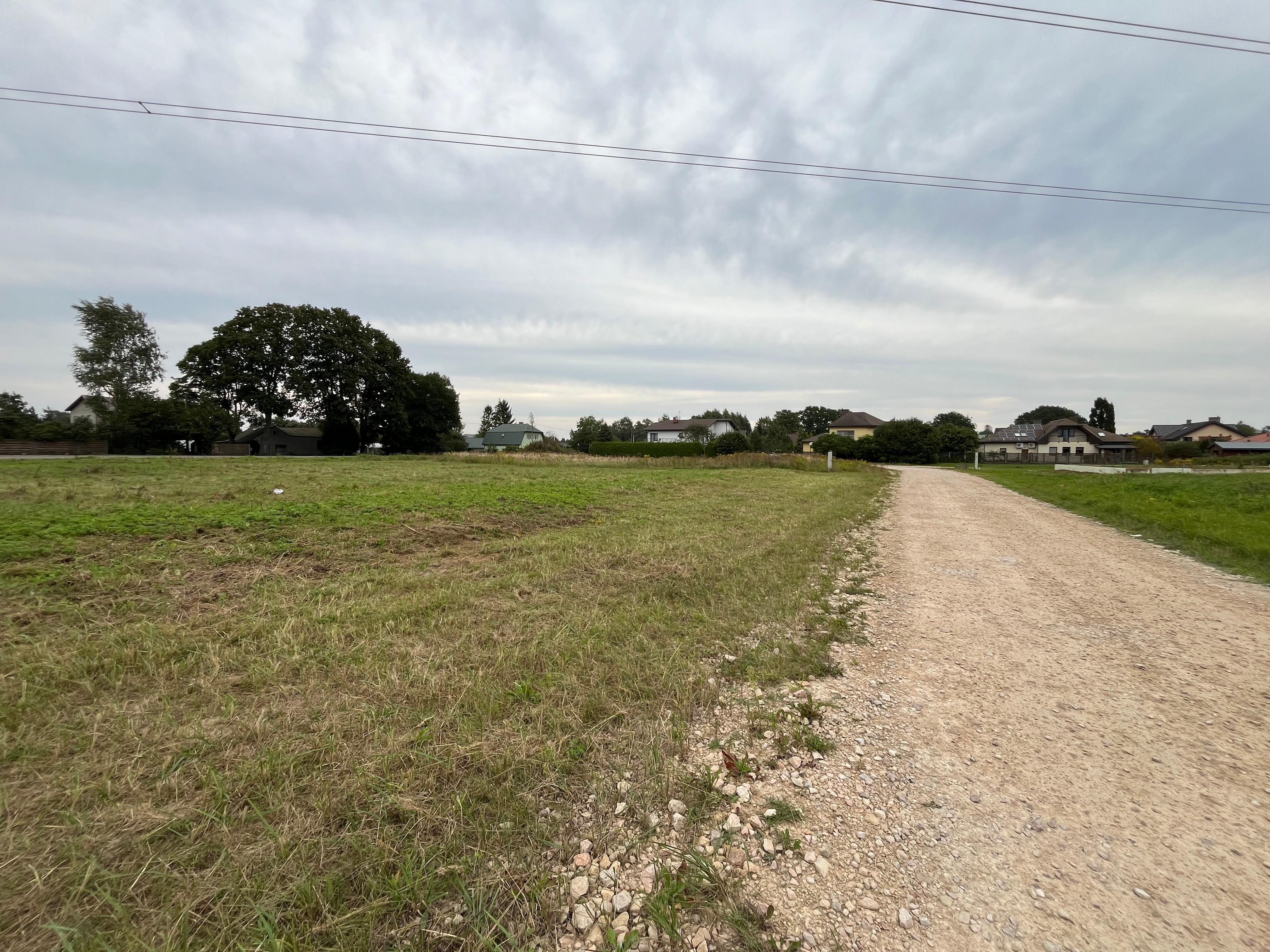 Pārdod zemi, Kāpu iela - Attēls 1