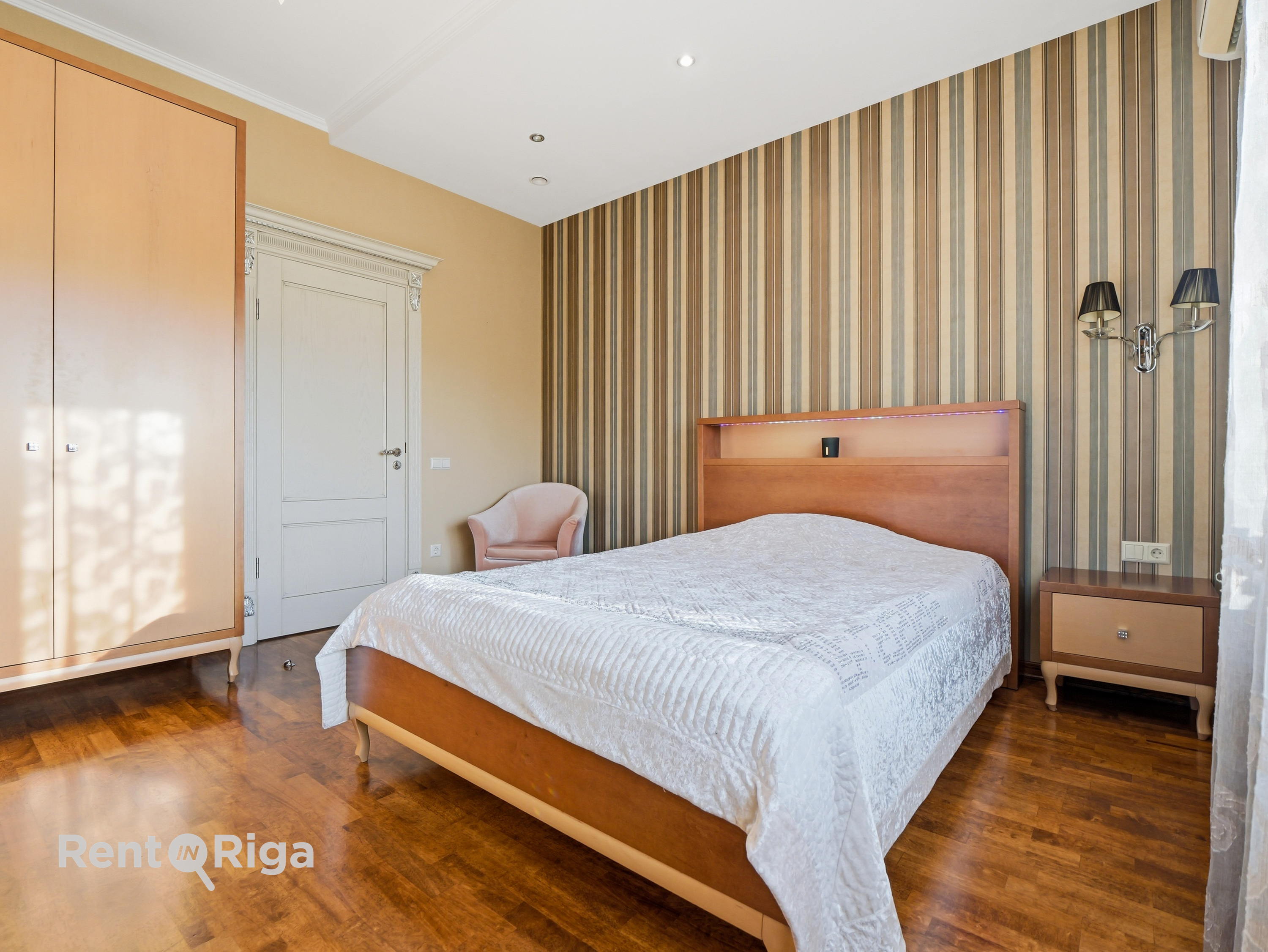 Pārdod māju, Kalēju iela - Attēls 1