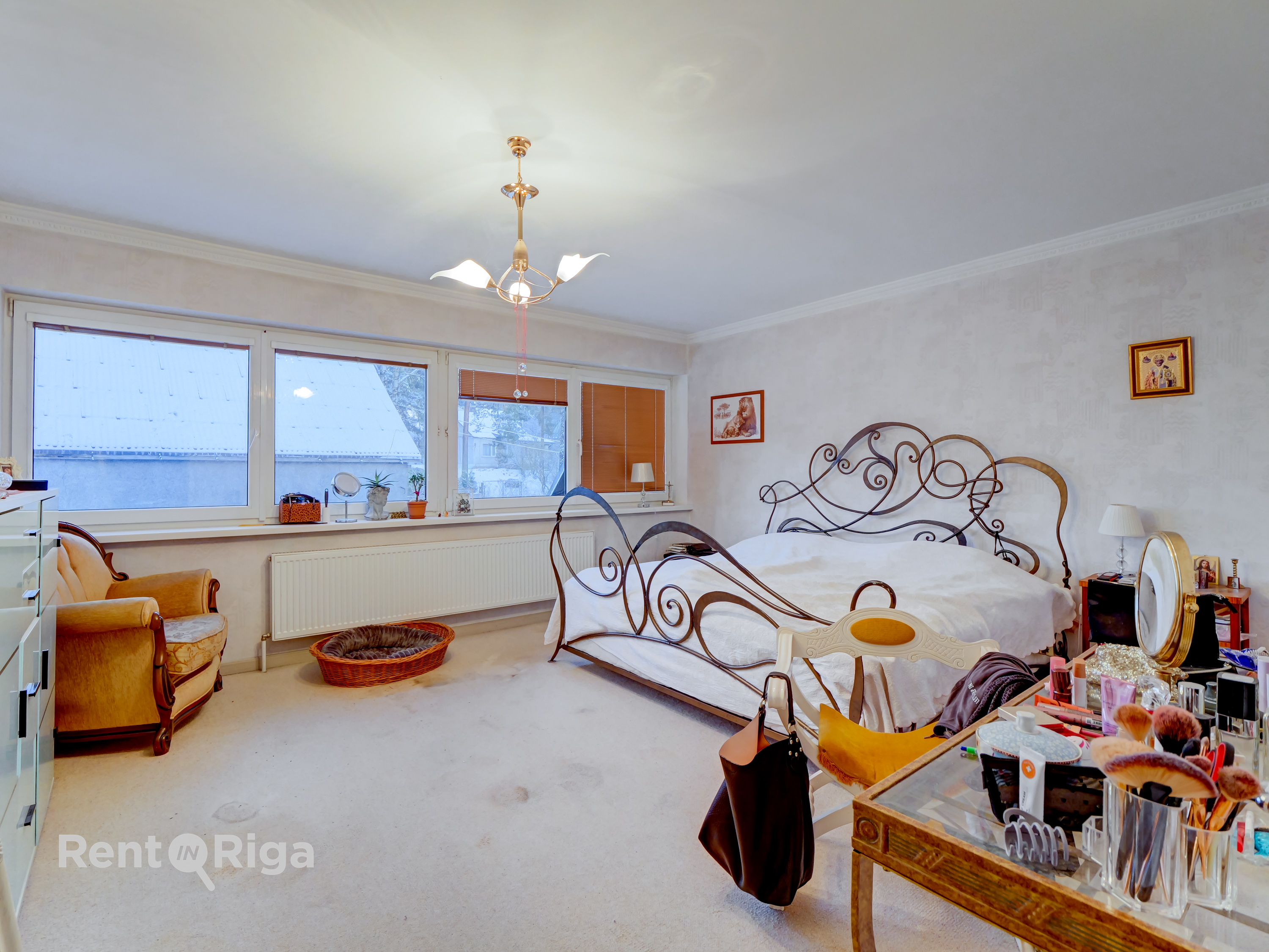 Pārdod māju, Augstienes iela - Attēls 1