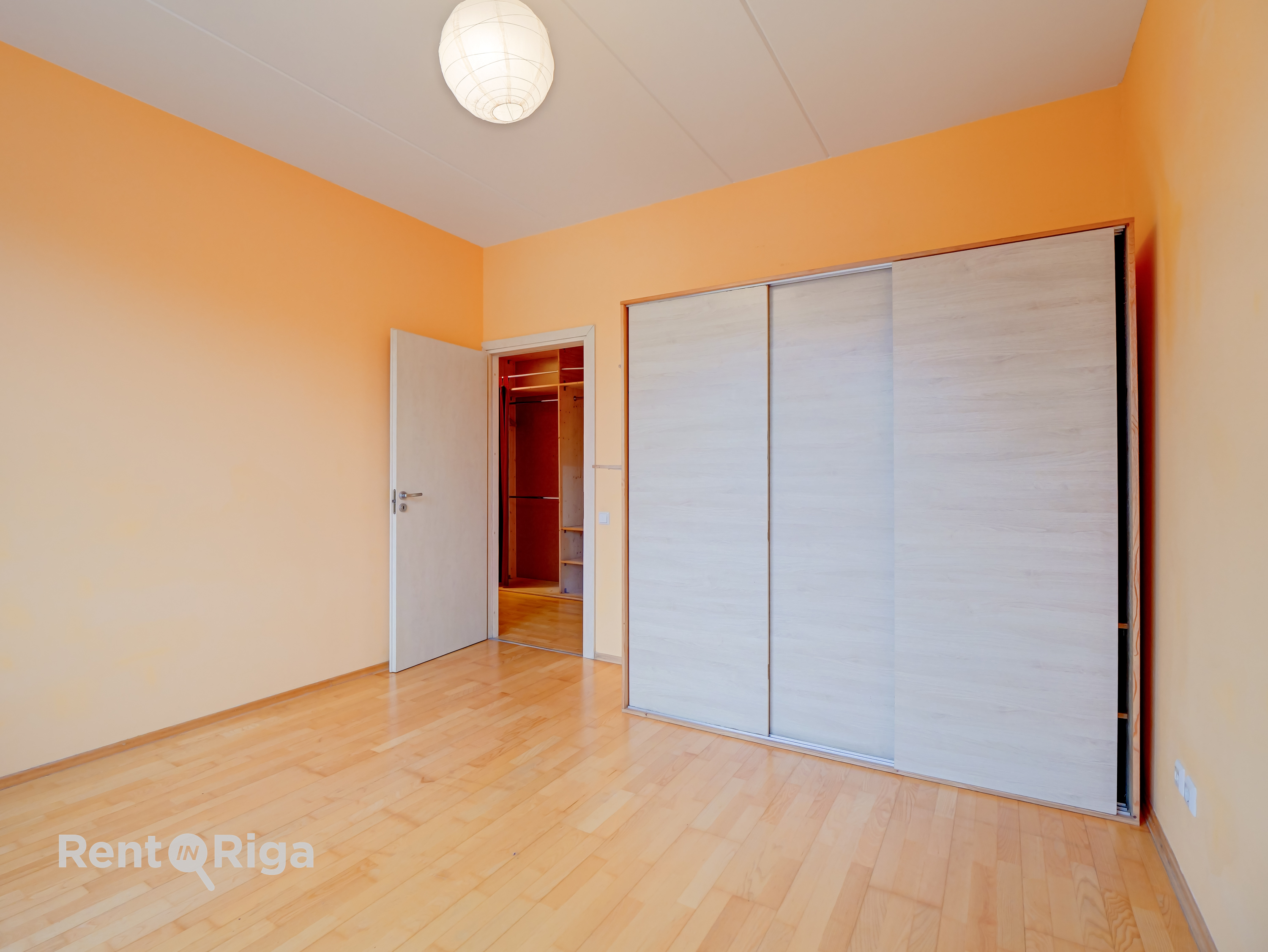 Pārdod dzīvokli, Dumbrāja iela 18 k1 - Attēls 1