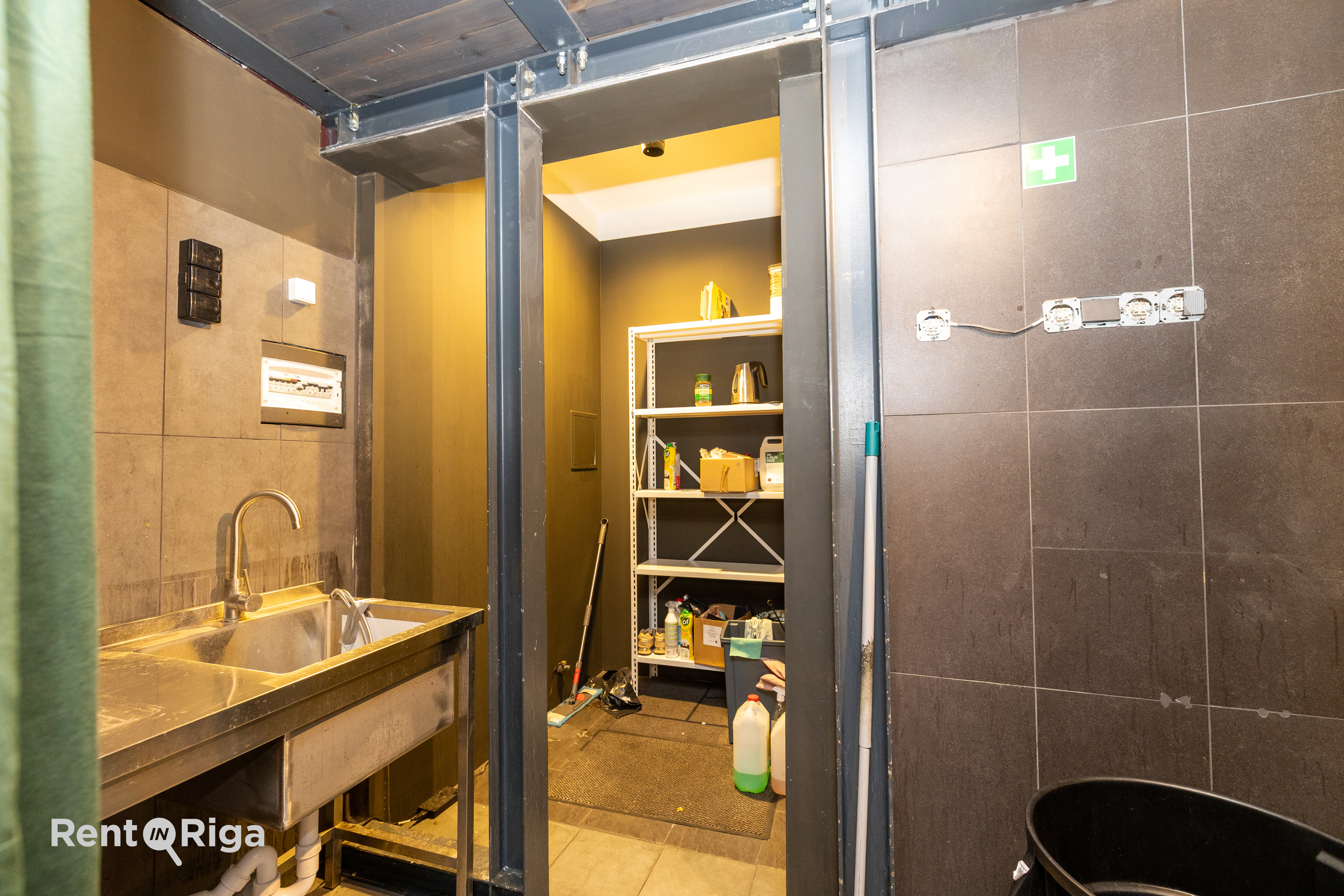 Retail premises for rent, Briāna street - Image 1