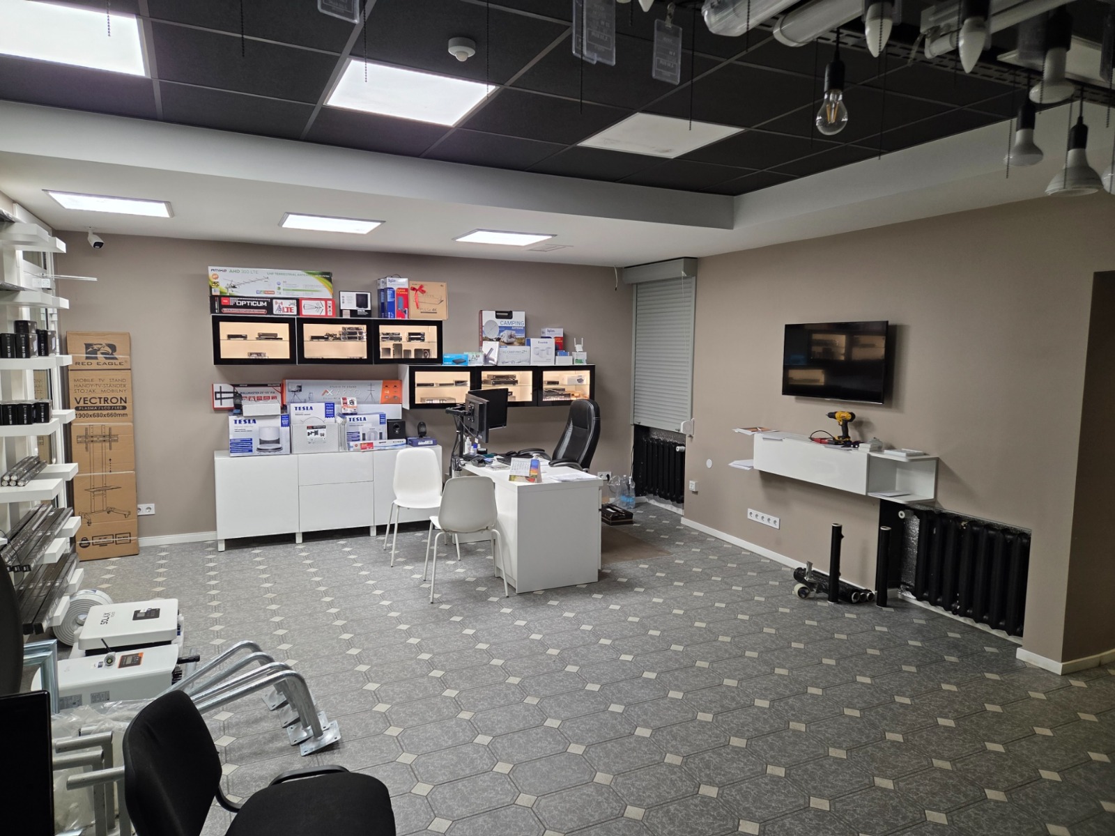 Iznomā tirdzniecības telpas, Kalna iela - Attēls 1