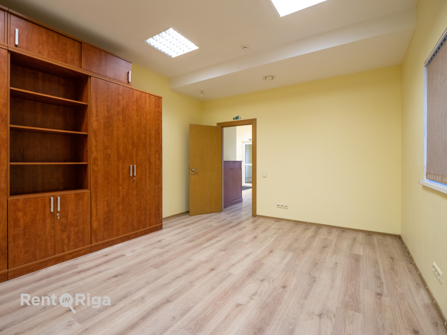 Iznomā noliktavu, Barona iela iela - Attēls 1