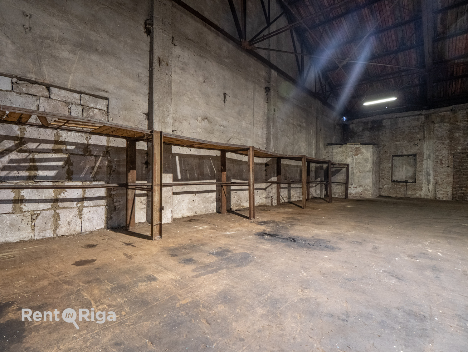 Iznomā noliktavu, Abulas iela - Attēls 1