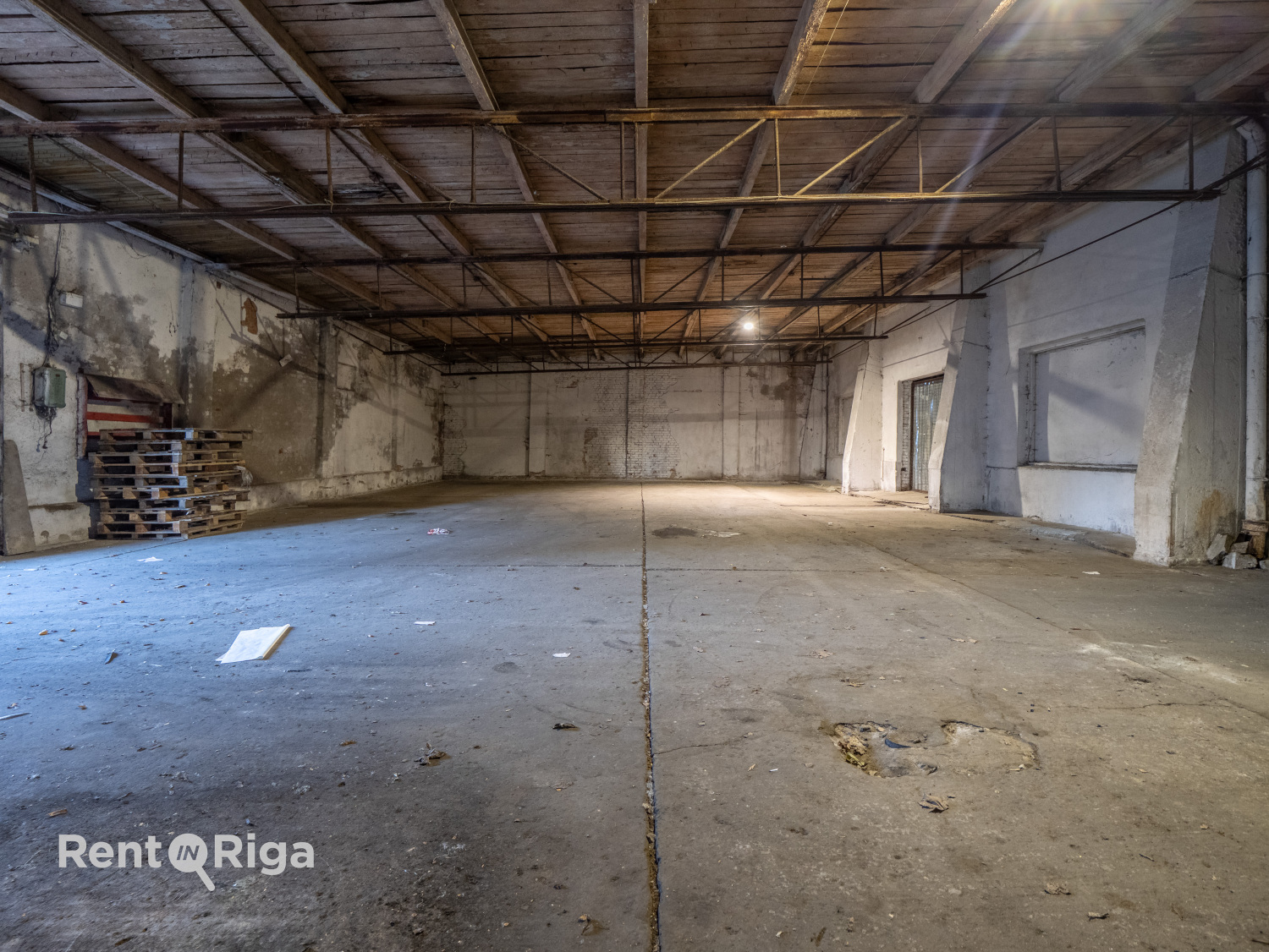 Iznomā noliktavu, Abulas iela - Attēls 1