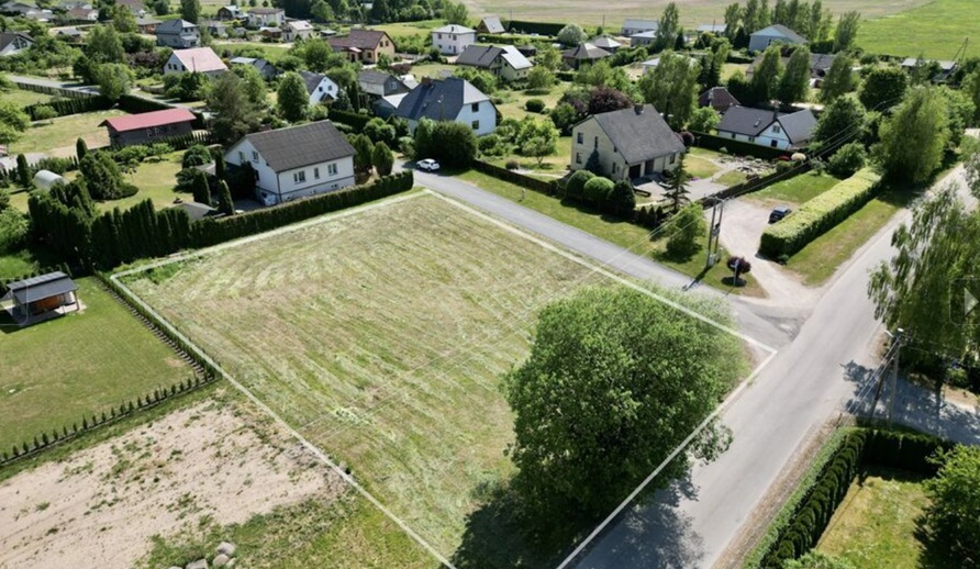 Pārdod zemi, Strauta iela - Attēls 1