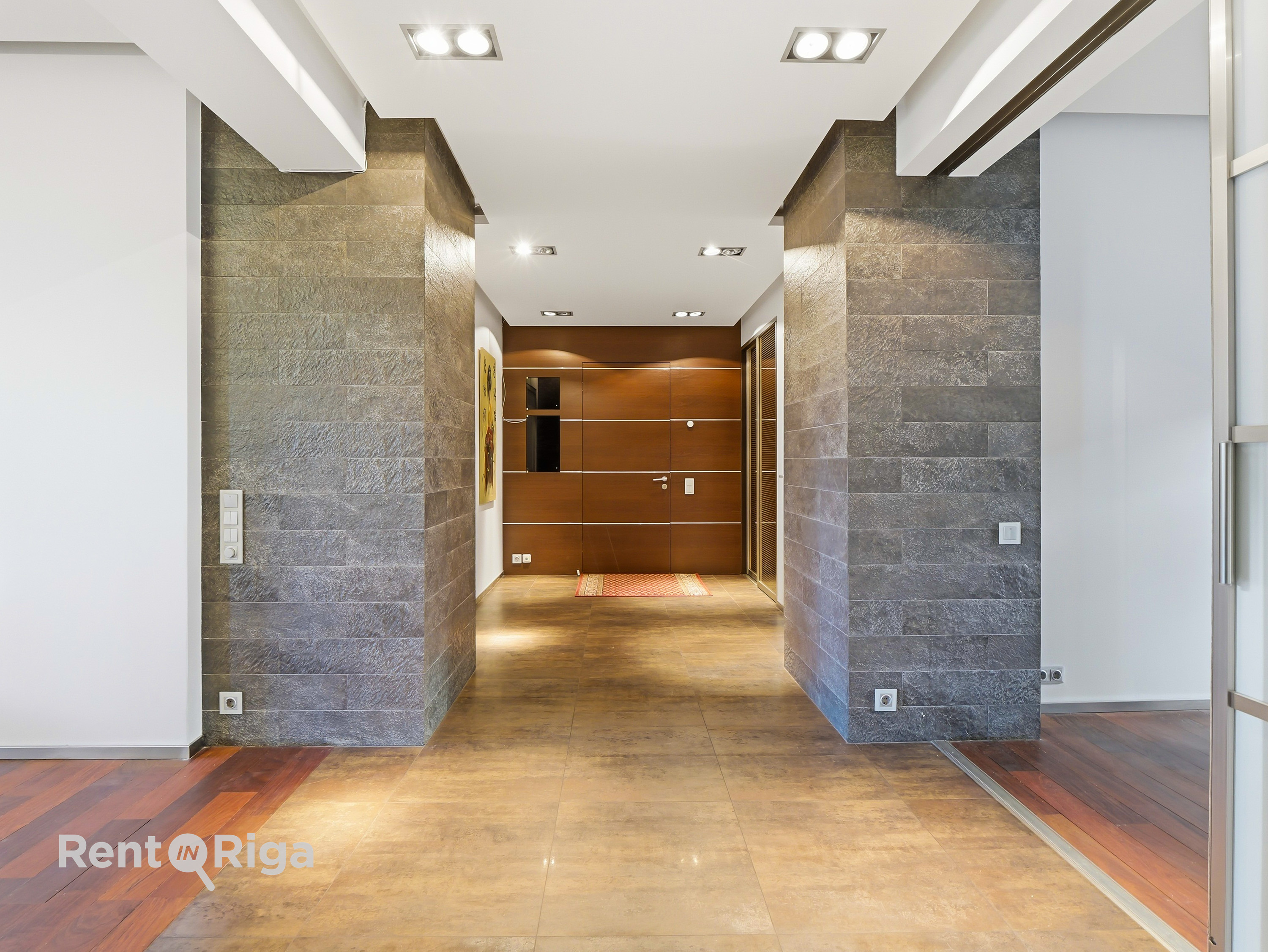 Pārdod dzīvokli, Eksporta iela 12 - Attēls 1