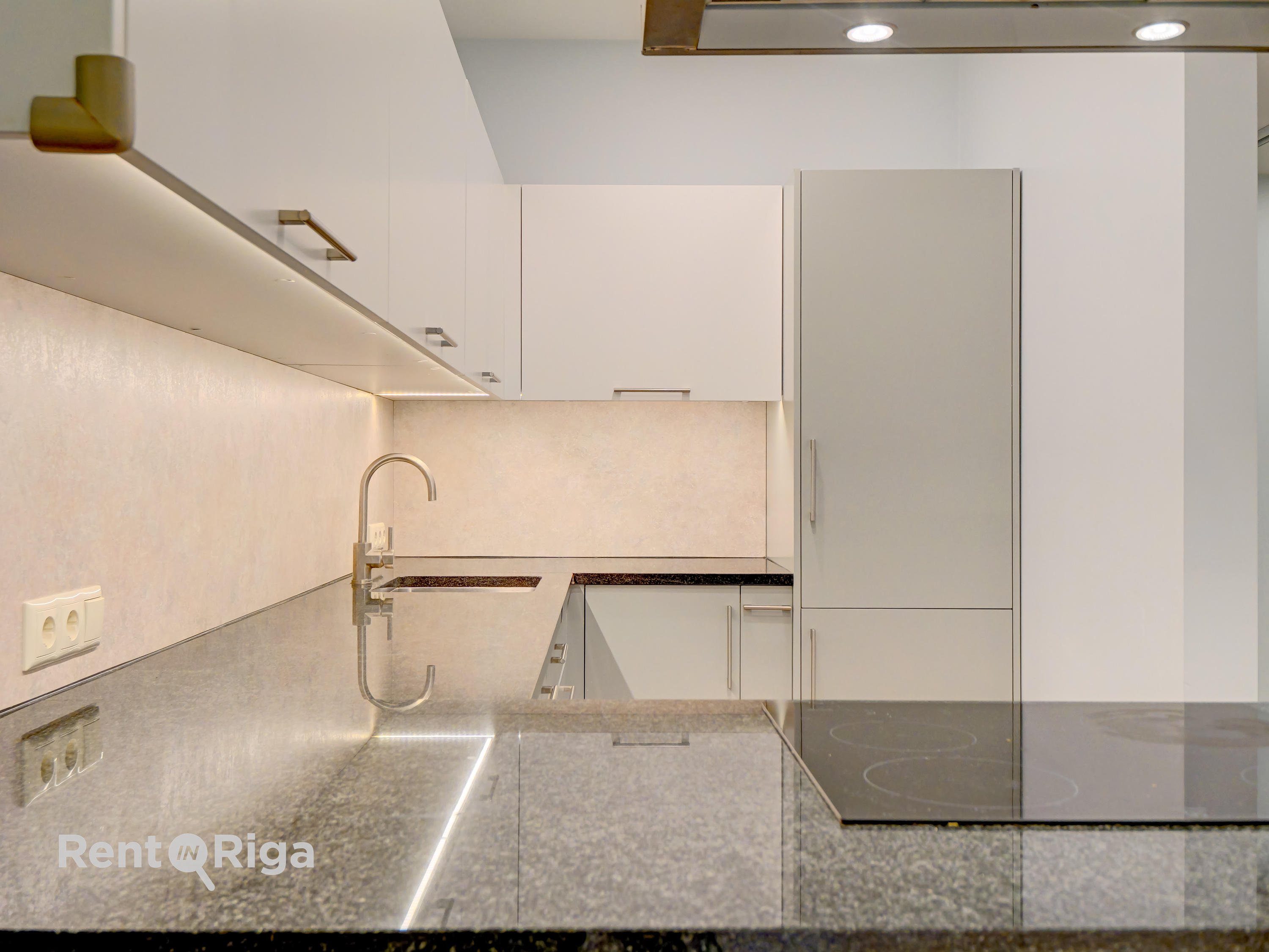 Pārdod dzīvokli, Kāpu iela 95 - Attēls 1