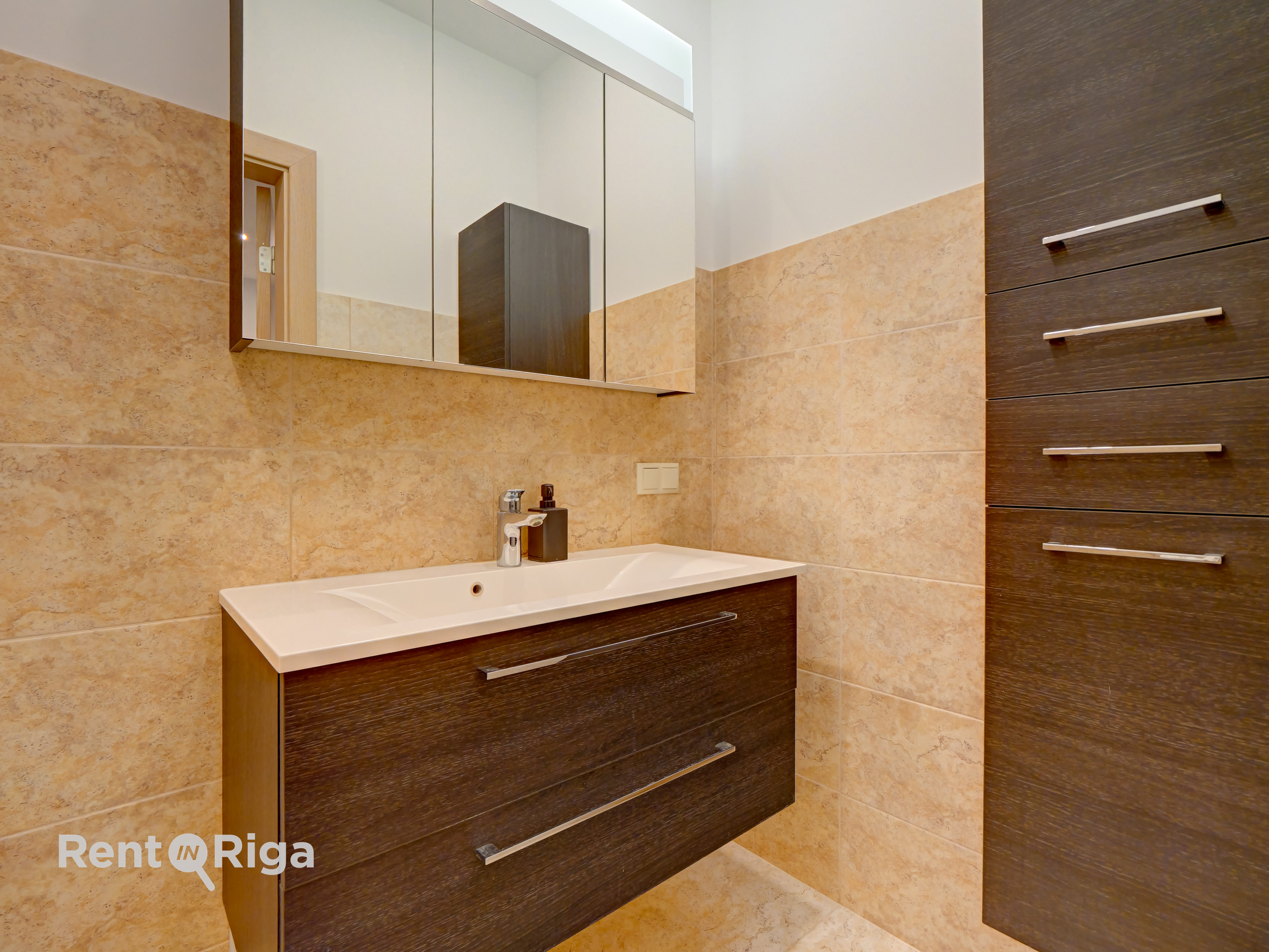 Pārdod dzīvokli, Kāpu iela 95 - Attēls 1