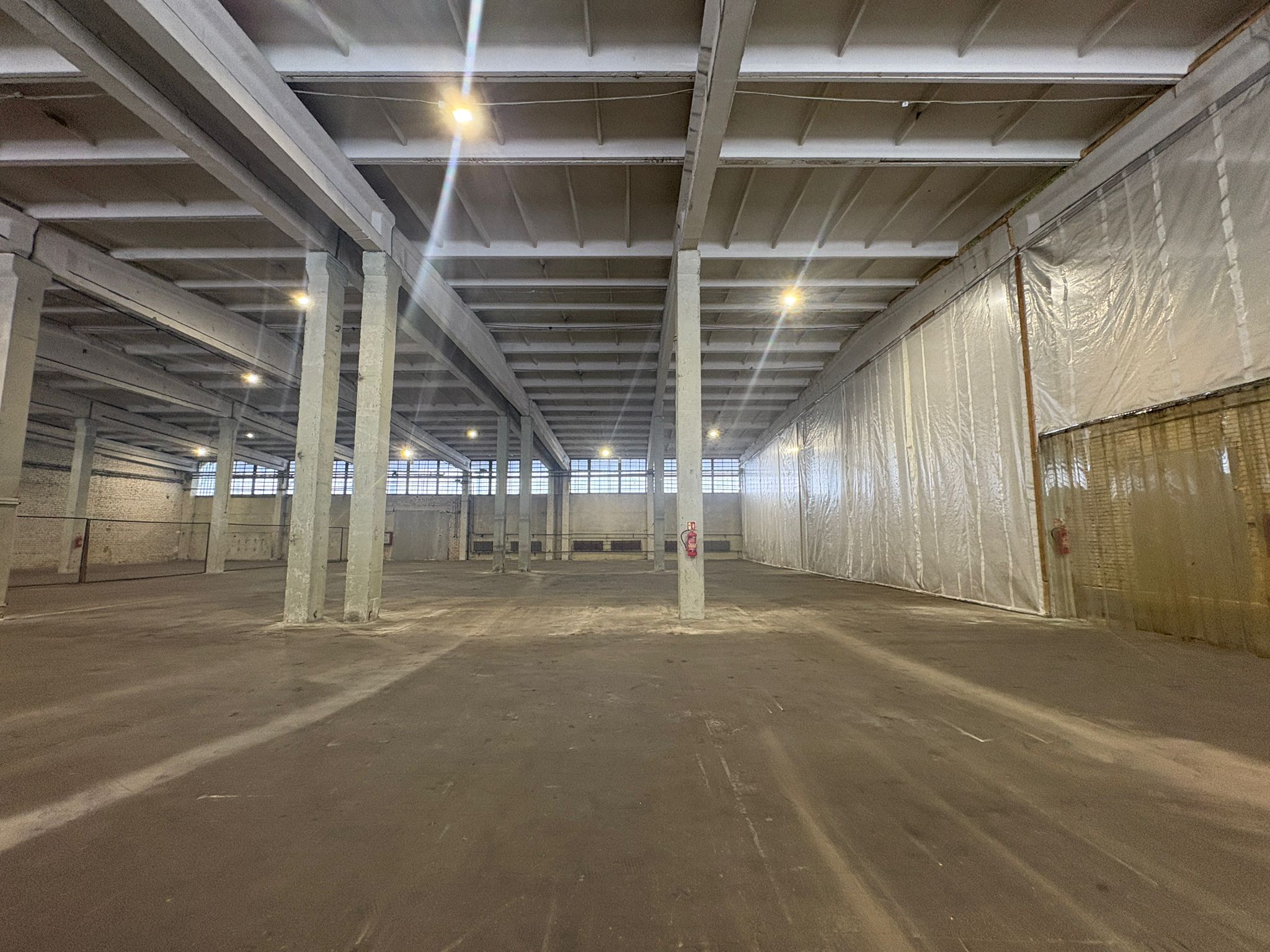 Iznomā noliktavu, Cesvaines iela - Attēls 1