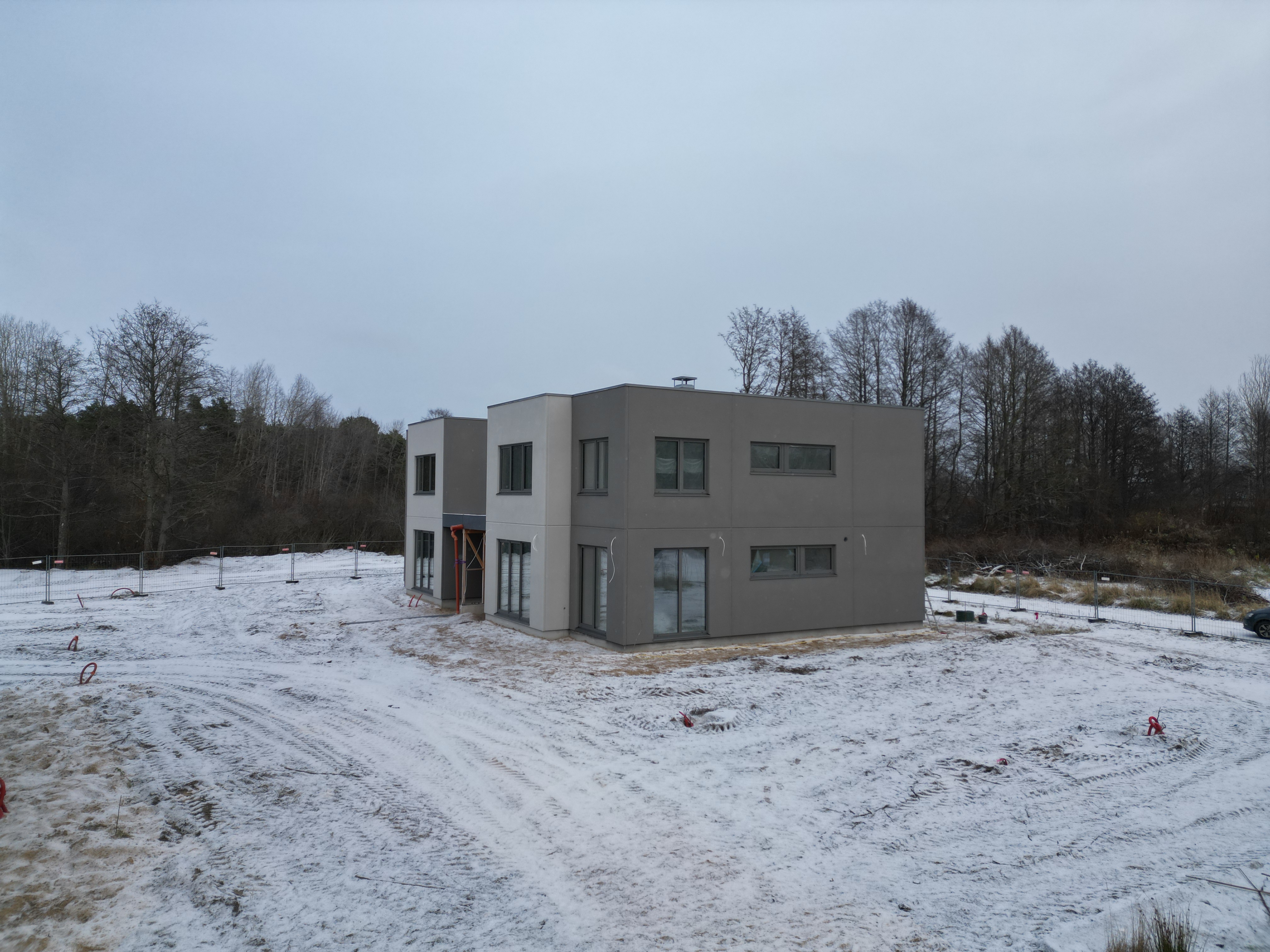 Pārdod māju, Cīniju iela - Attēls 1