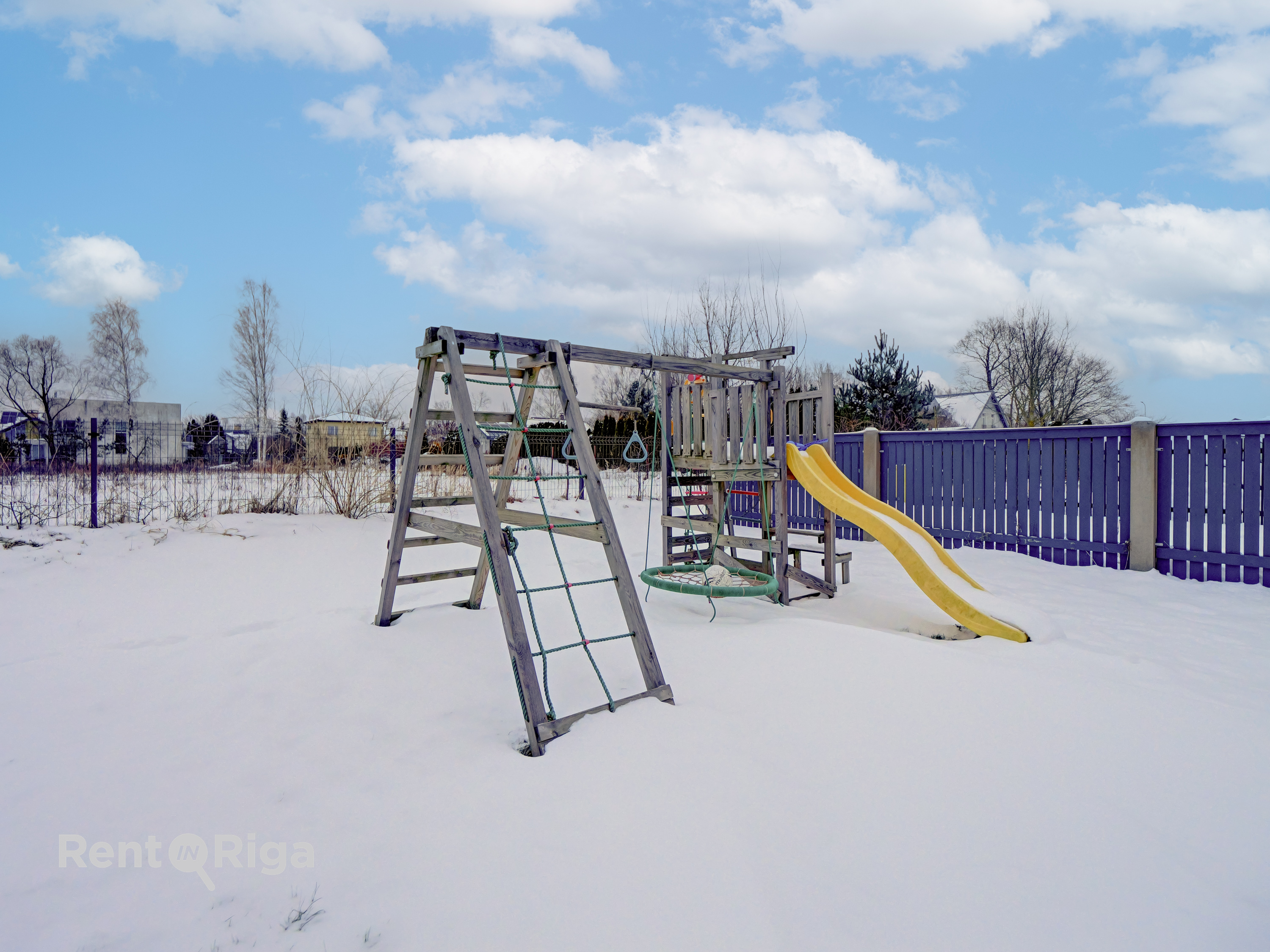 Pārdod māju, Cērpu iela - Attēls 1