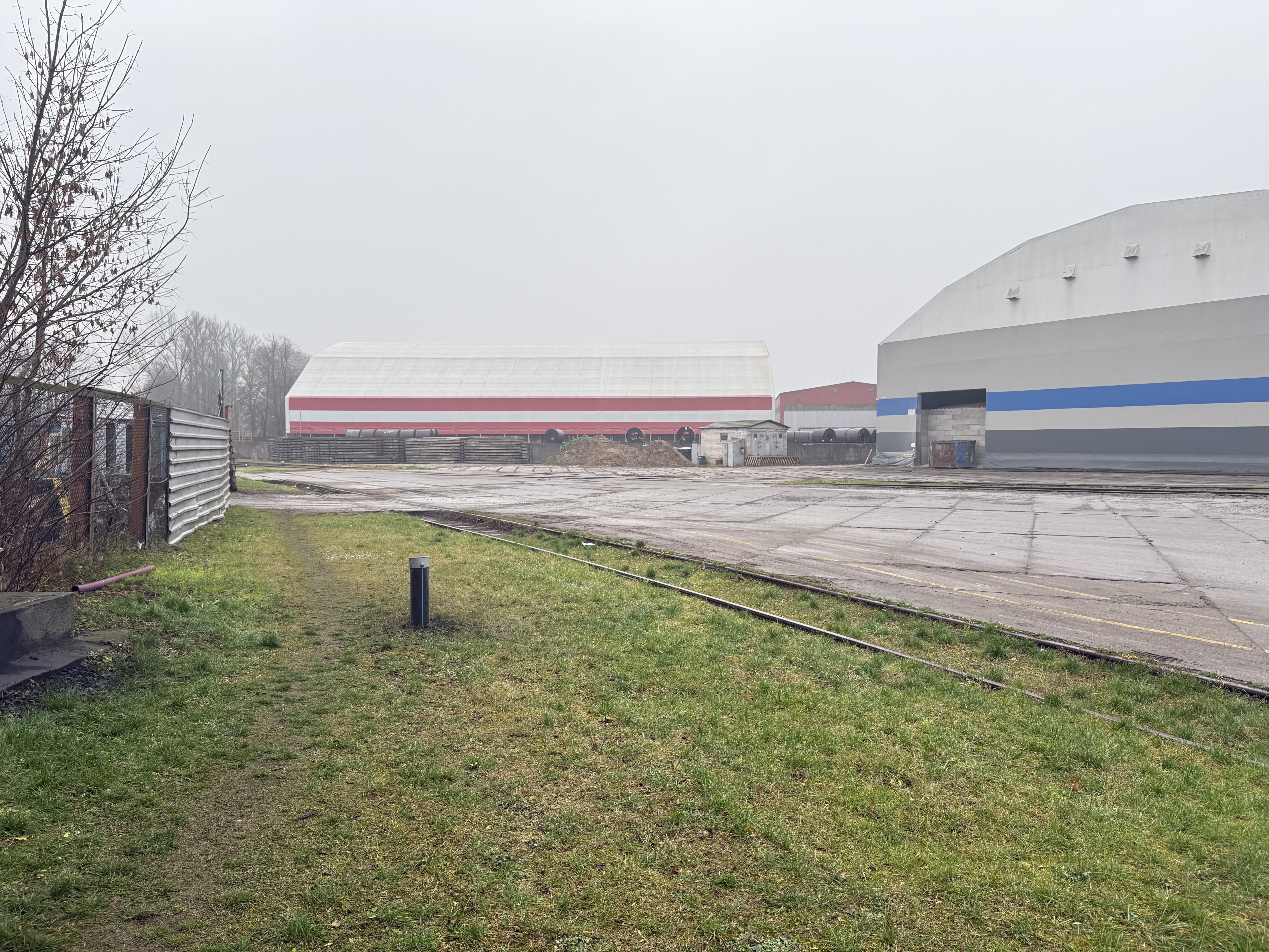 Iznomā noliktavu, Daugavgrīvas iela - Attēls 1