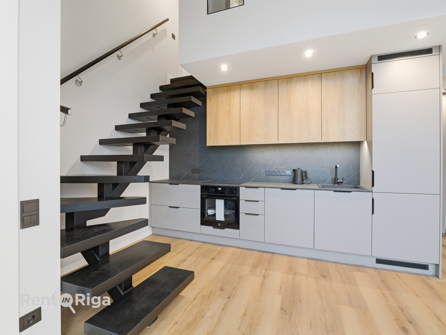 Pārdod dzīvokli, Mazā Nometņu iela 24 - Attēls 1