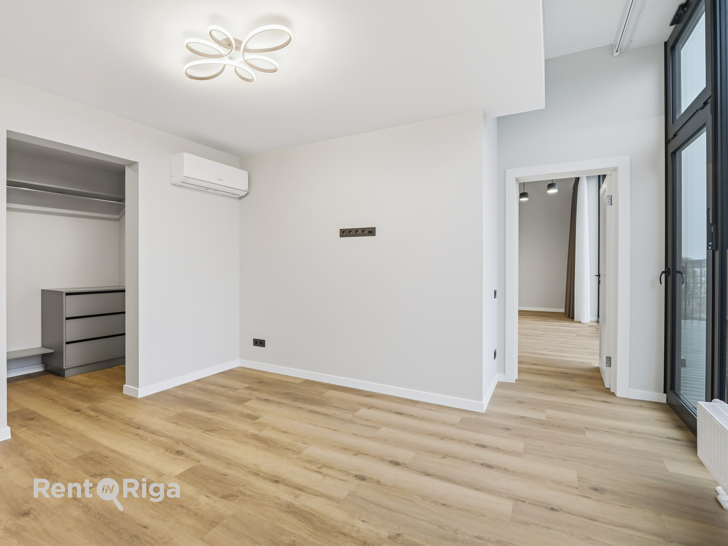 Pārdod dzīvokli, Mazā Nometņu iela 24 - Attēls 1