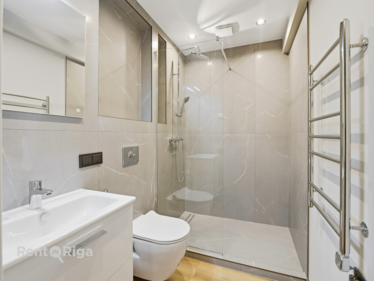 Pārdod dzīvokli, Mazā Nometņu iela 24 - Attēls 1