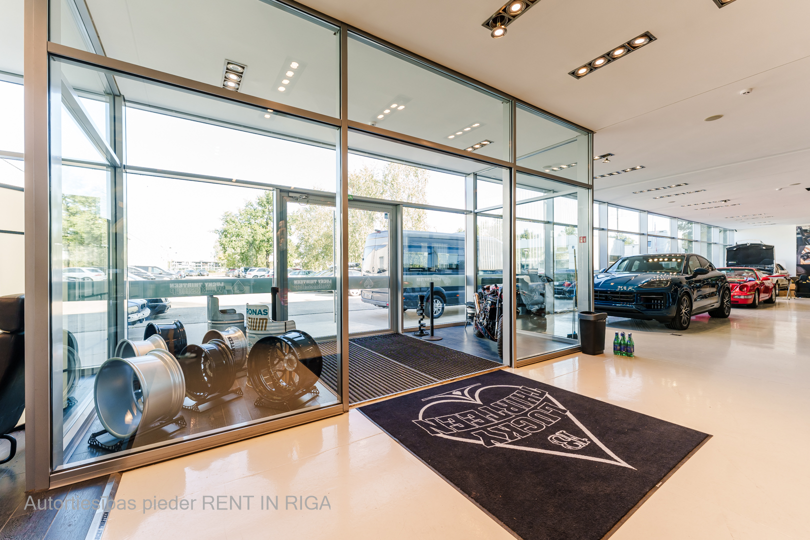 Pārdod zemi, Kārļa Ulmaņa gatve - Attēls 1