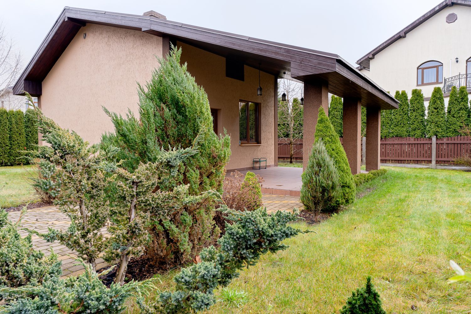 Pārdod māju, Rožu iela - Attēls 1