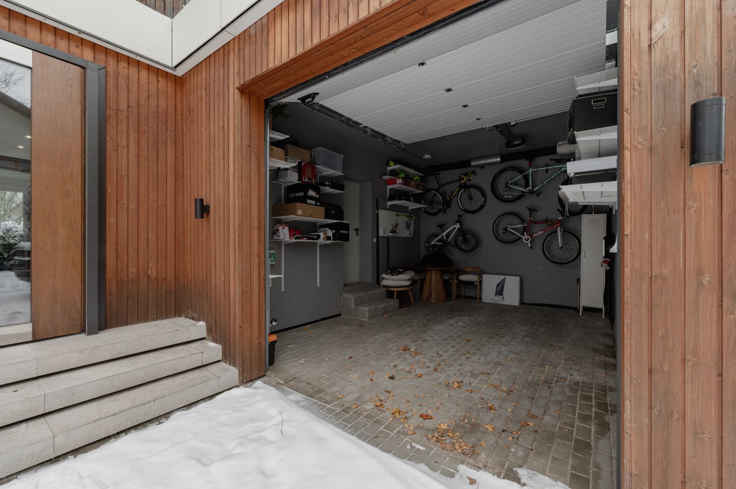 Izīrē māju, Mellužu prospekts iela - Attēls 1