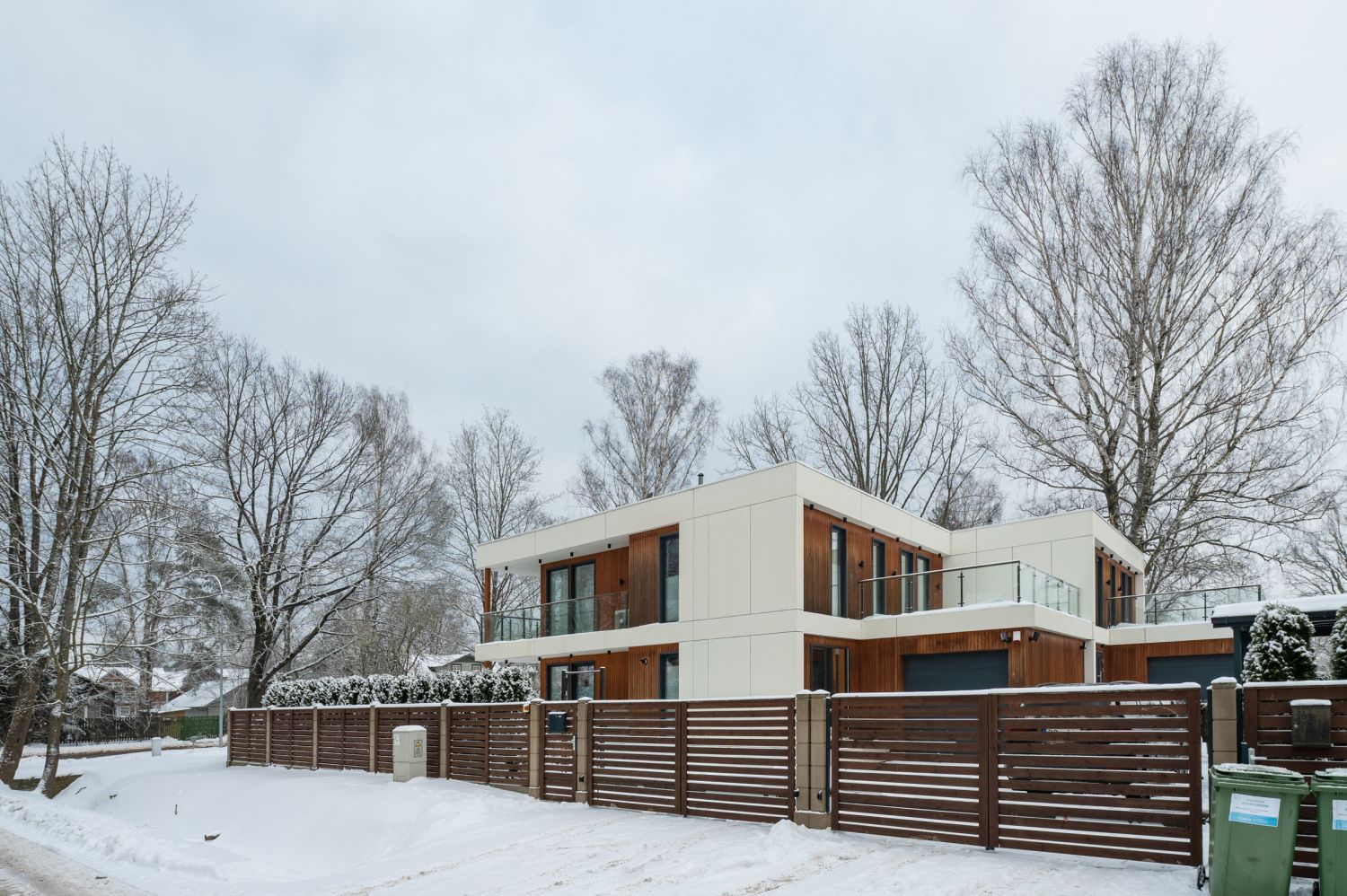 Izīrē māju, Mellužu prospekts iela - Attēls 1