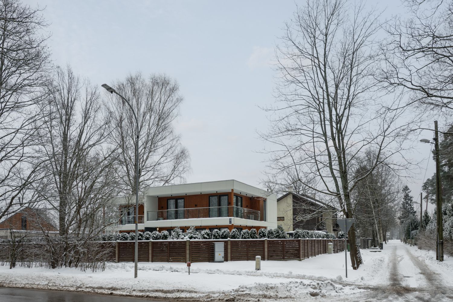 Izīrē māju, Mellužu prospekts iela - Attēls 1