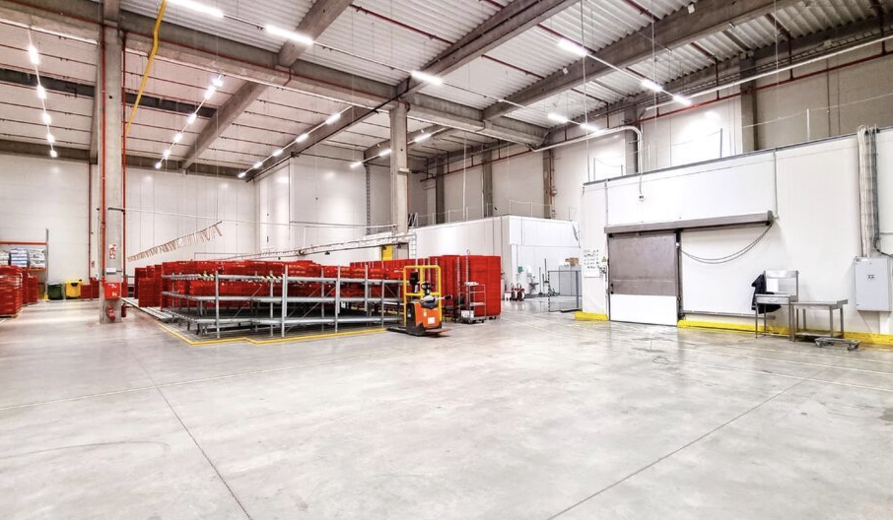 Iznomā noliktavu, Kroņi iela - Attēls 1