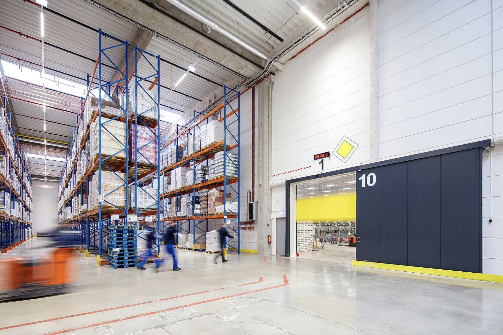 Iznomā noliktavu, Kroņi iela - Attēls 1