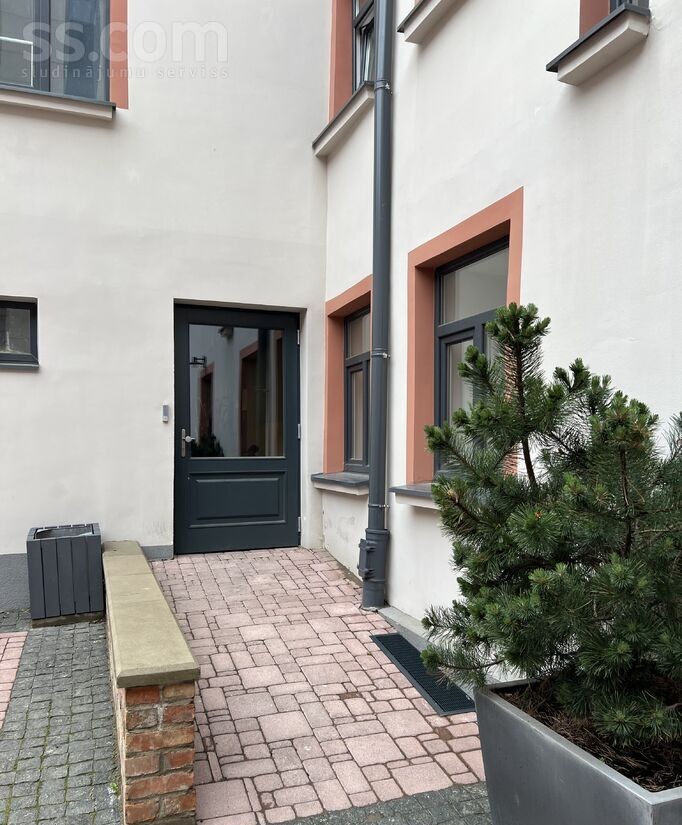 Iznomā noliktavu, Lastādijas iela - Attēls 1