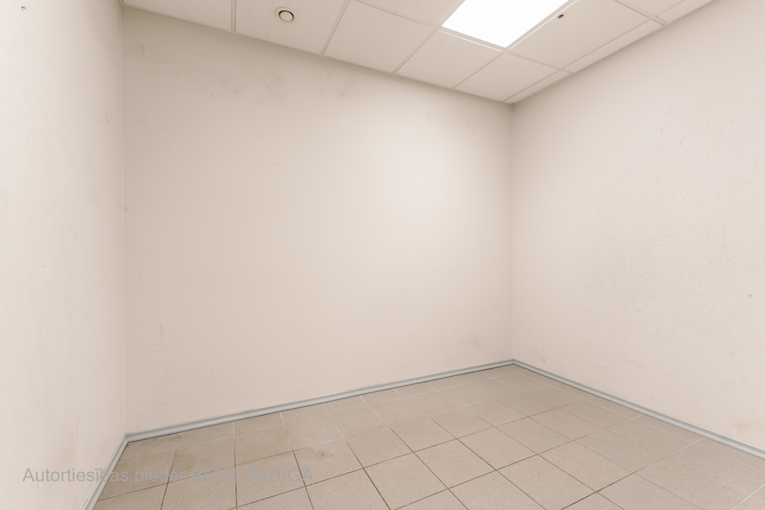 Iznomā tirdzniecības telpas, Dēļu iela - Attēls 1